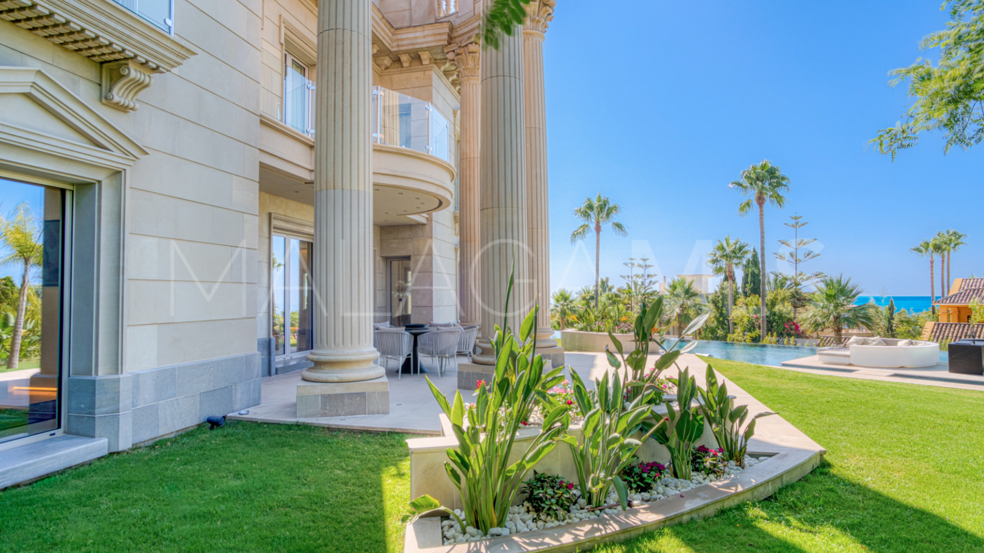 Villa for sale in Sierra Blanca