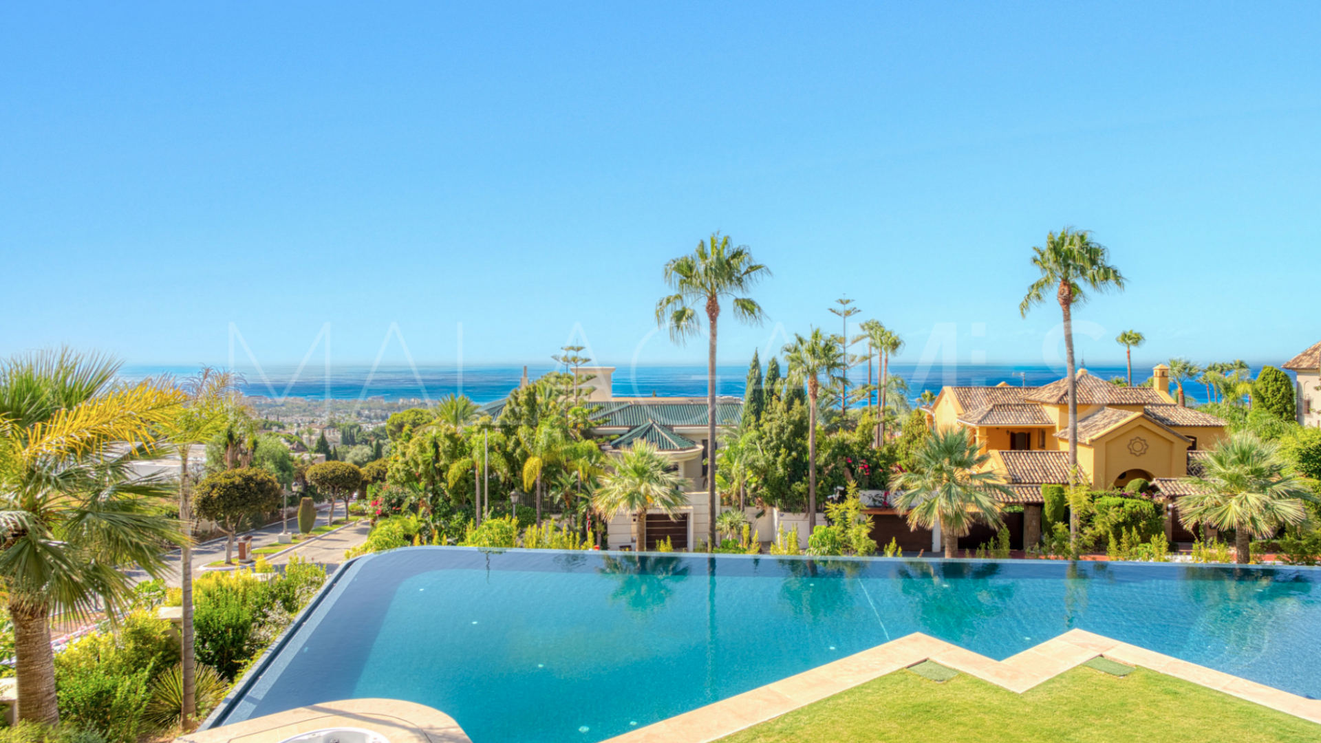 Villa for sale in Sierra Blanca