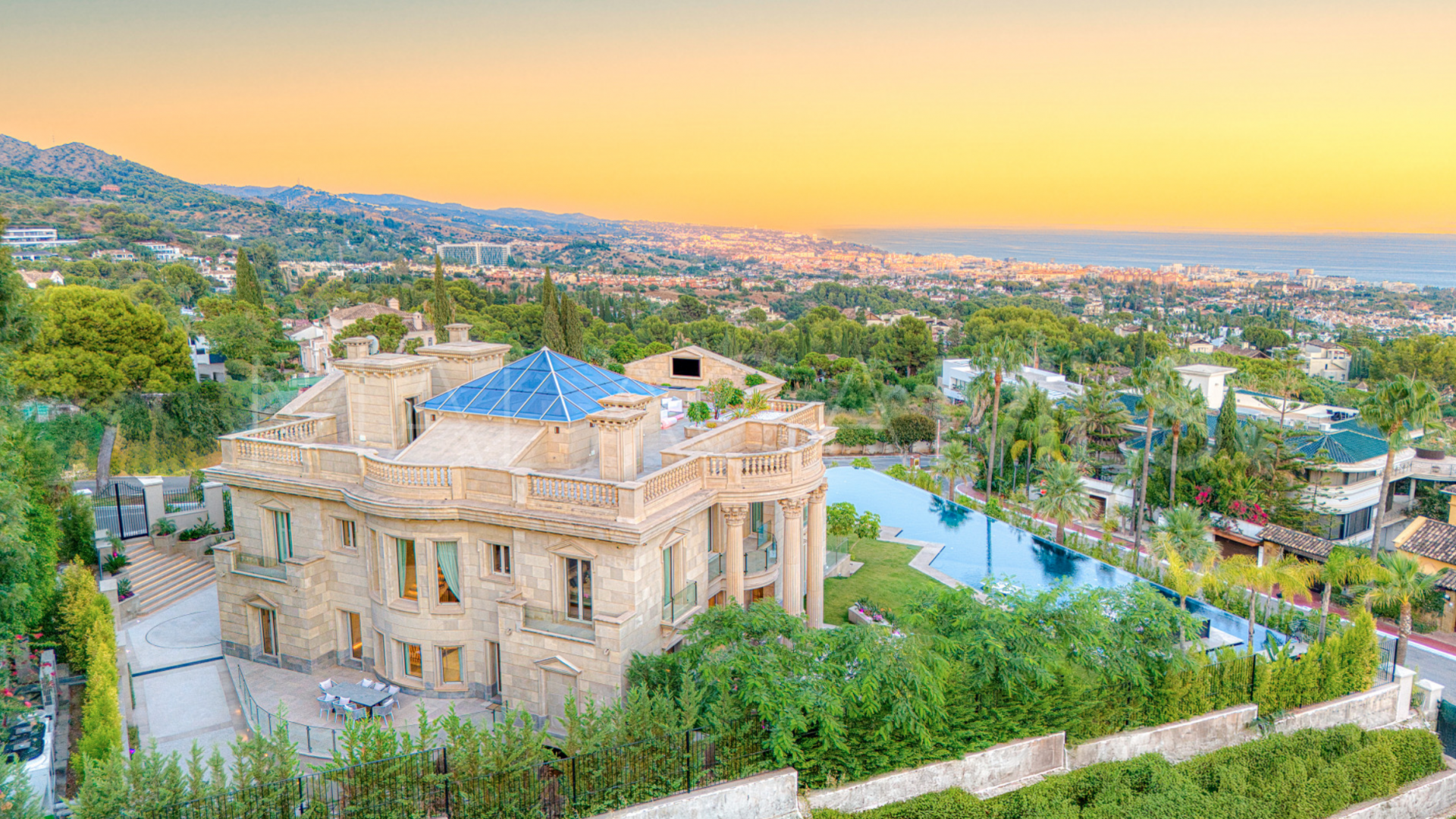 Villa for sale in Sierra Blanca