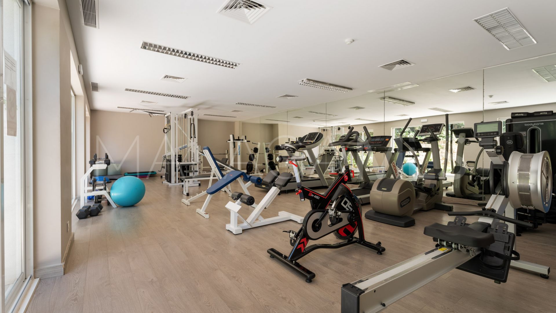Nueva Andalucia apartment for sale
