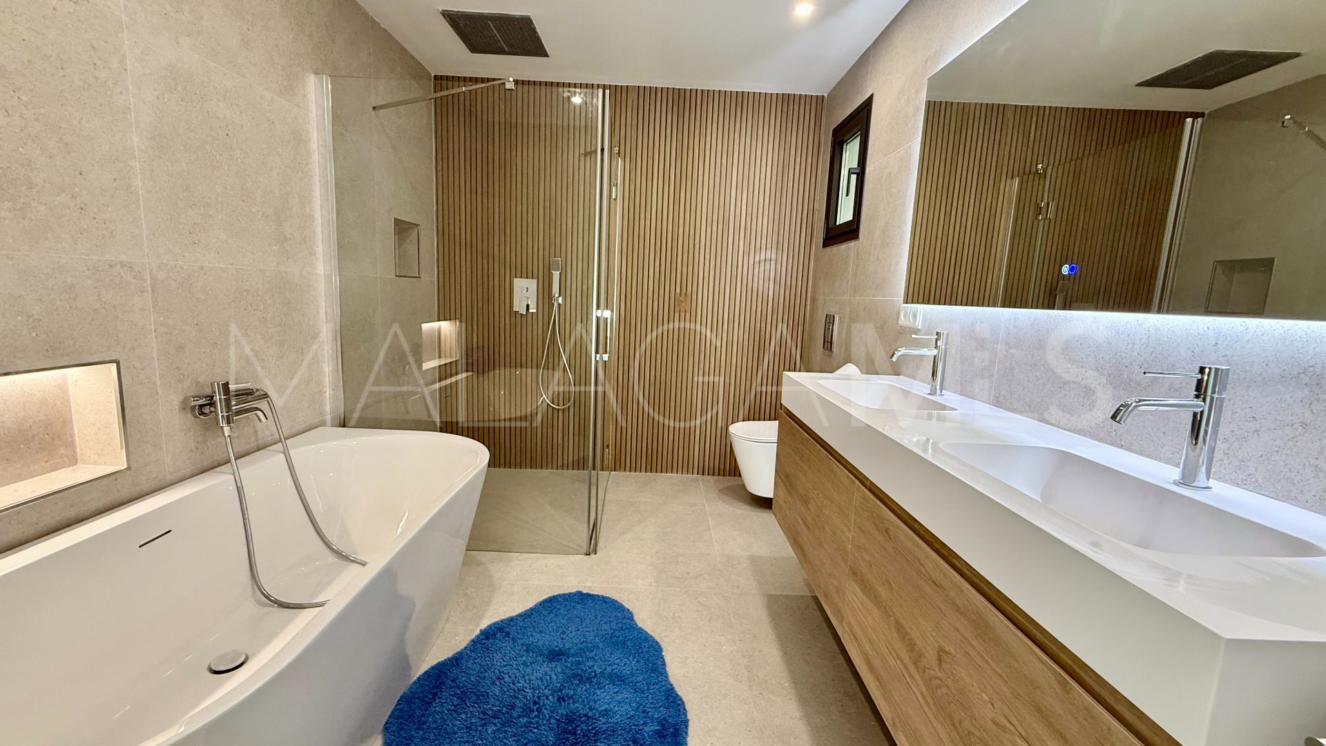 Apartamento planta baja a la venta in Alhambra del Golf with 3 bedrooms