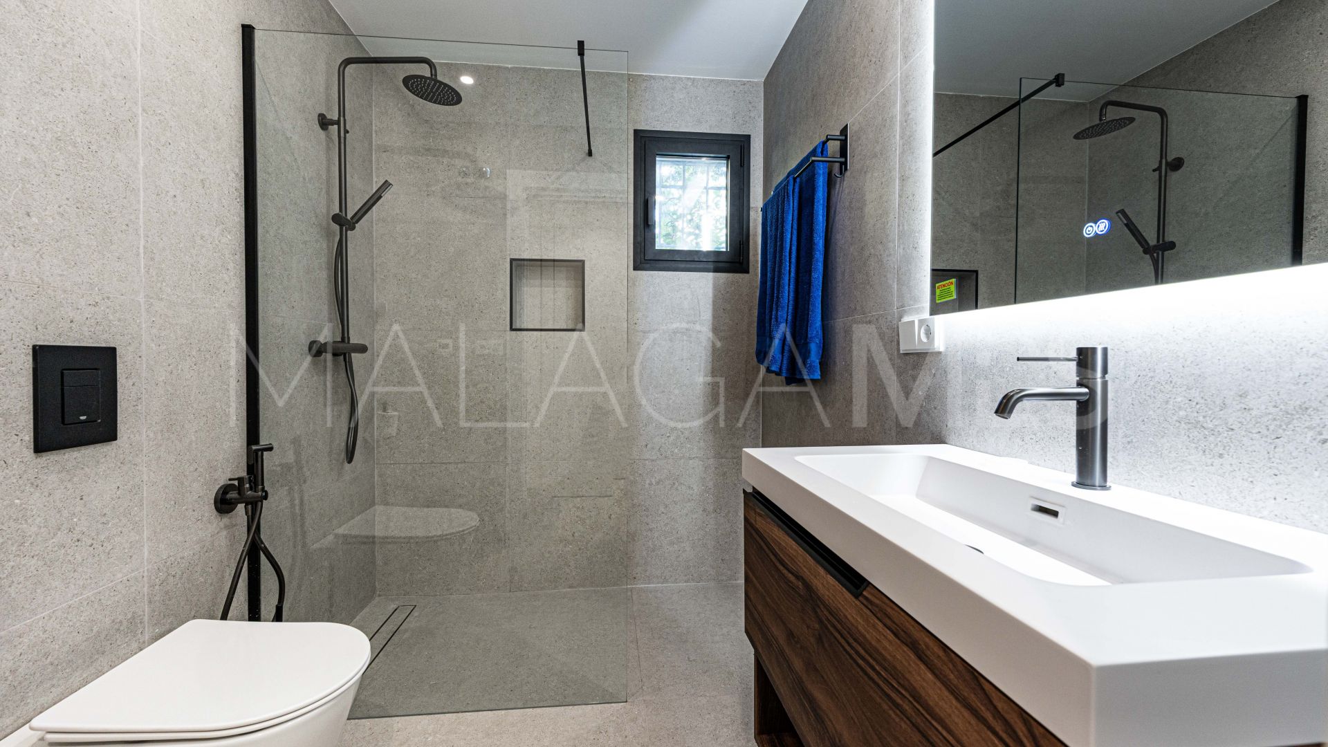 Buy apartamento planta baja in Alhambra del Golf