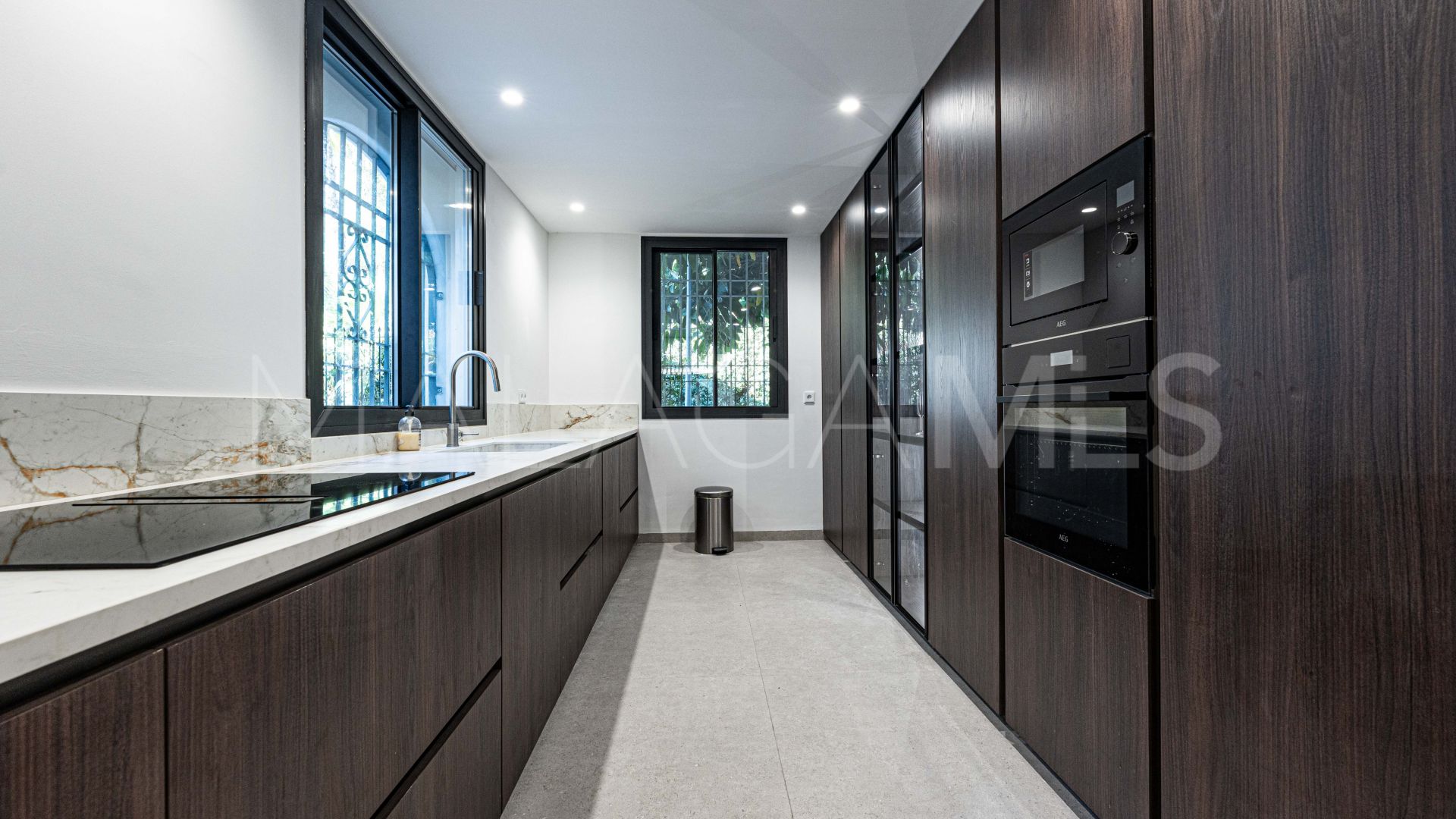 Buy apartamento planta baja in Alhambra del Golf