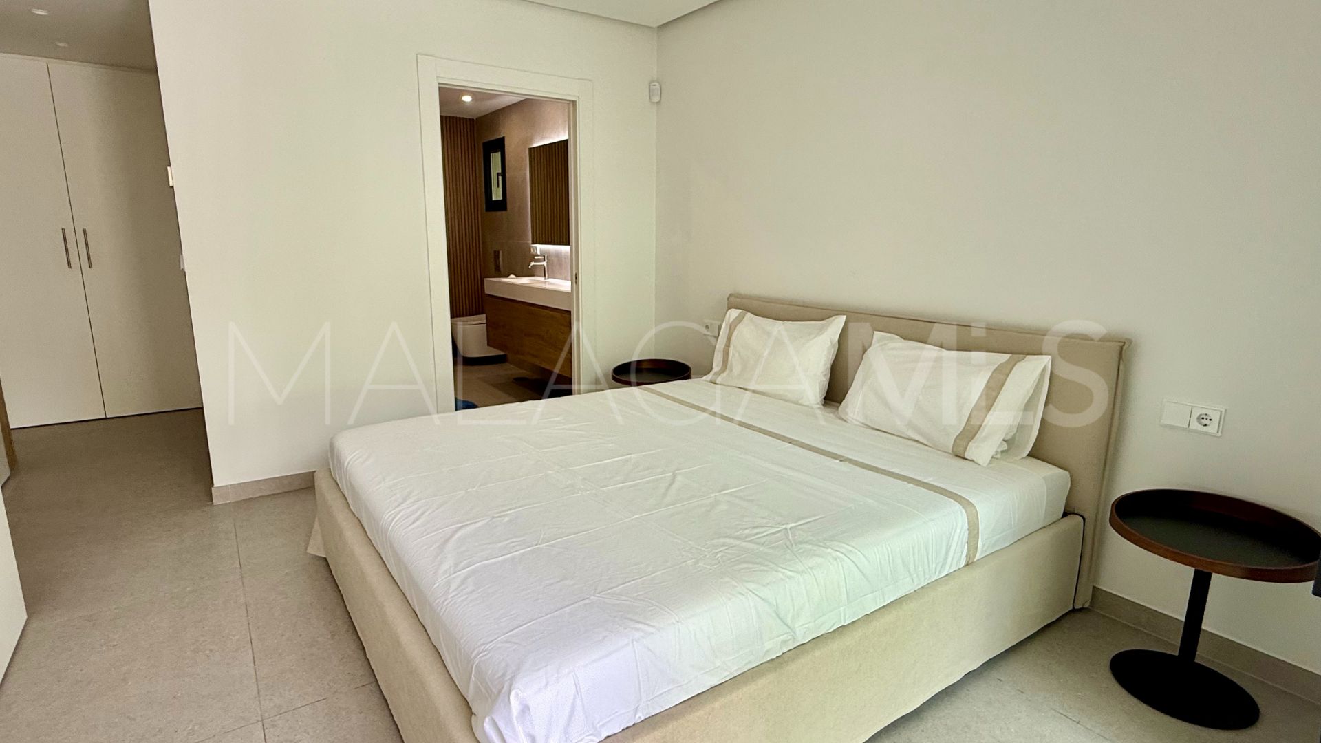 Apartamento planta baja a la venta in Alhambra del Golf with 3 bedrooms