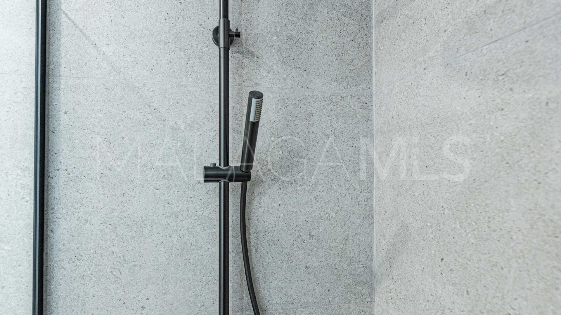 Buy apartamento planta baja in Alhambra del Golf