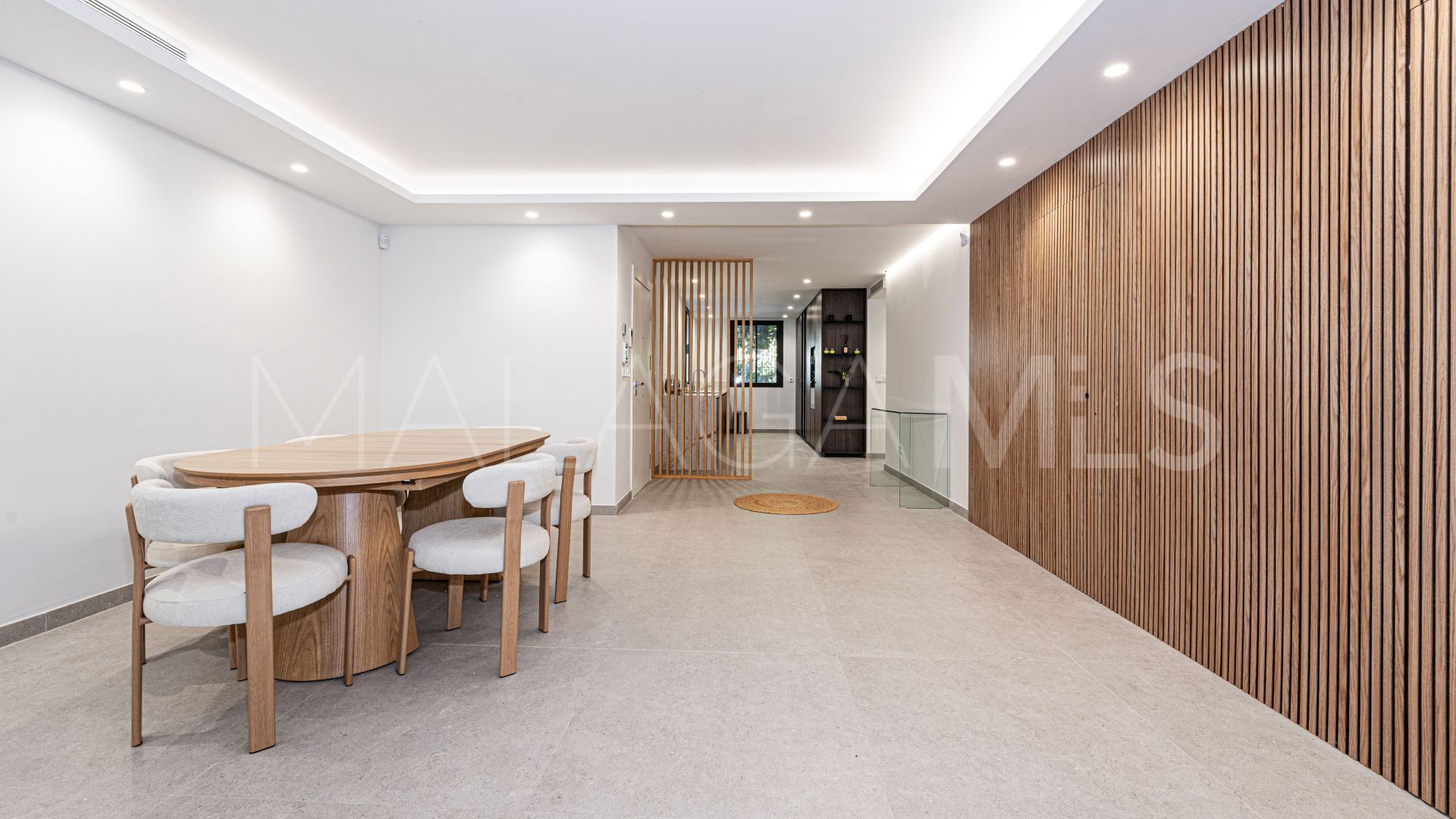 Buy apartamento planta baja in Alhambra del Golf