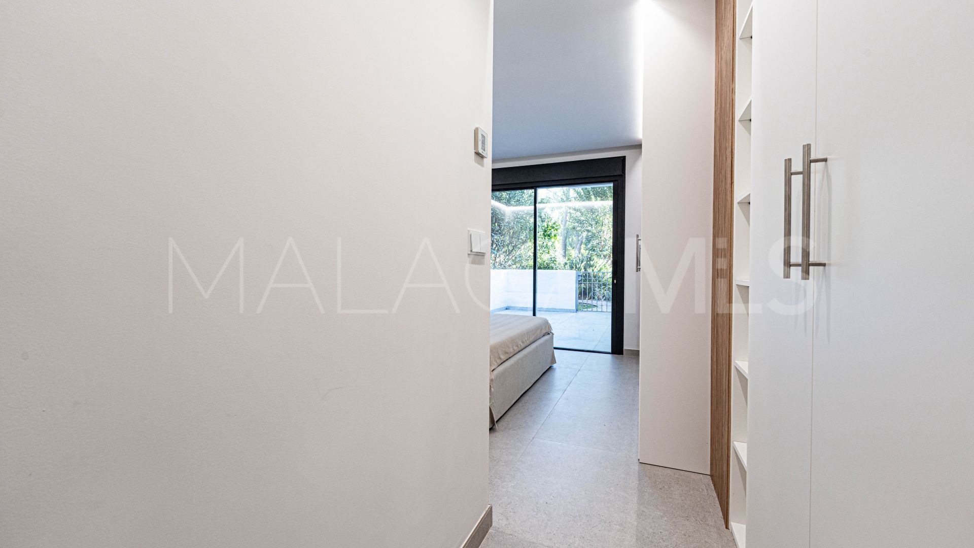 Buy apartamento planta baja in Alhambra del Golf