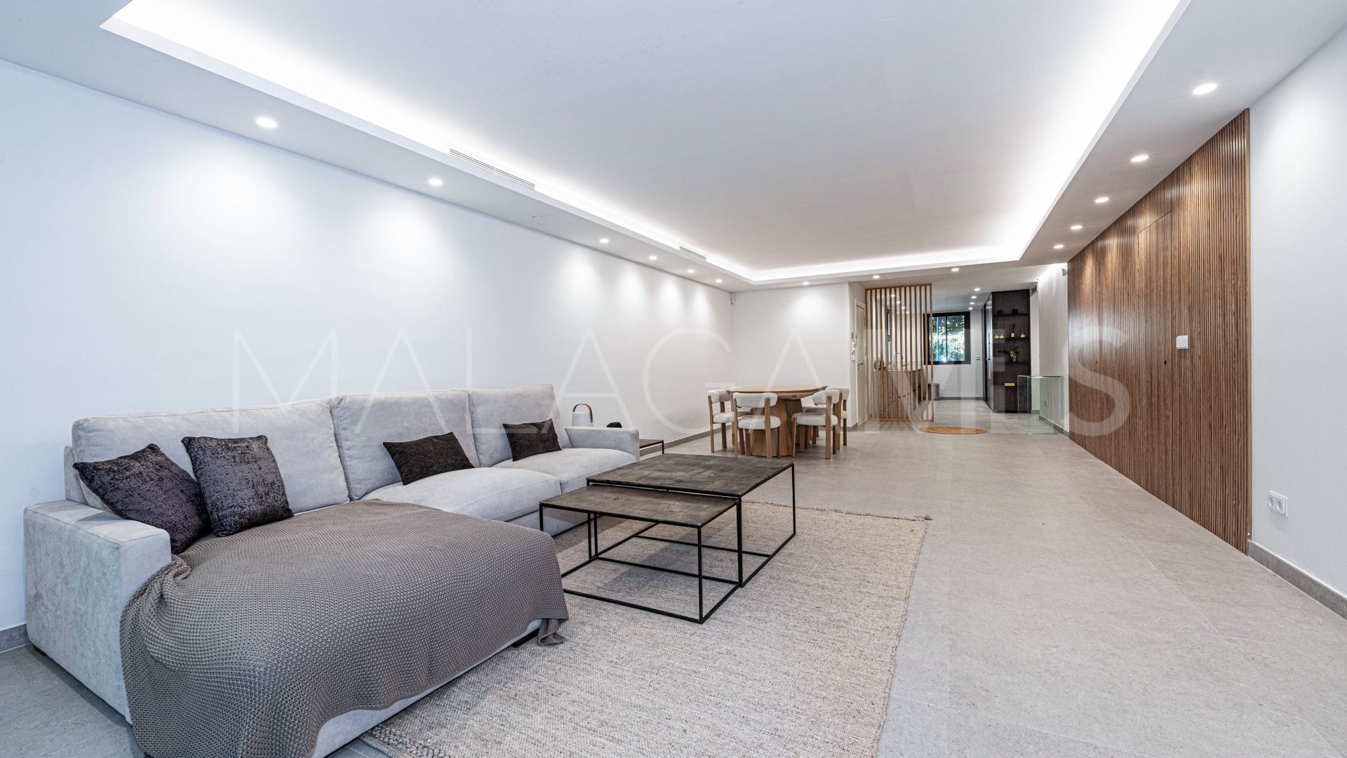 Buy apartamento planta baja in Alhambra del Golf