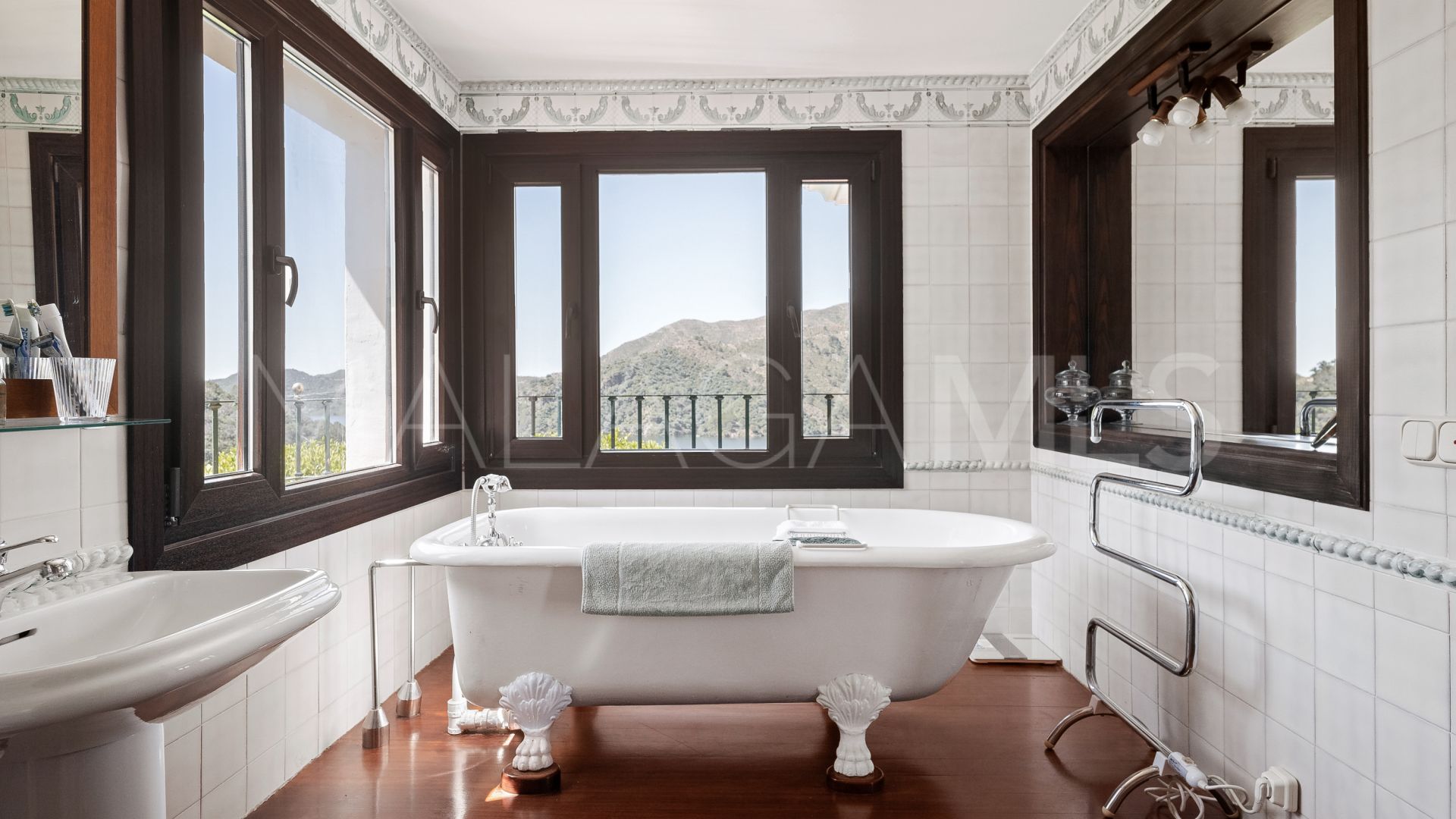 Finca for sale in Istan