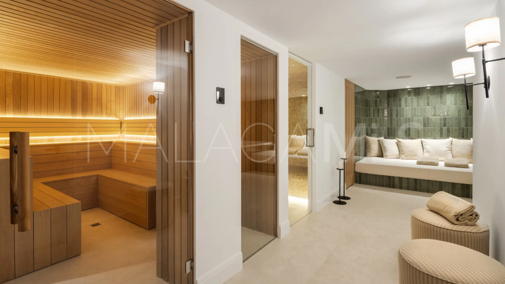 Villa for sale in Nueva Andalucia