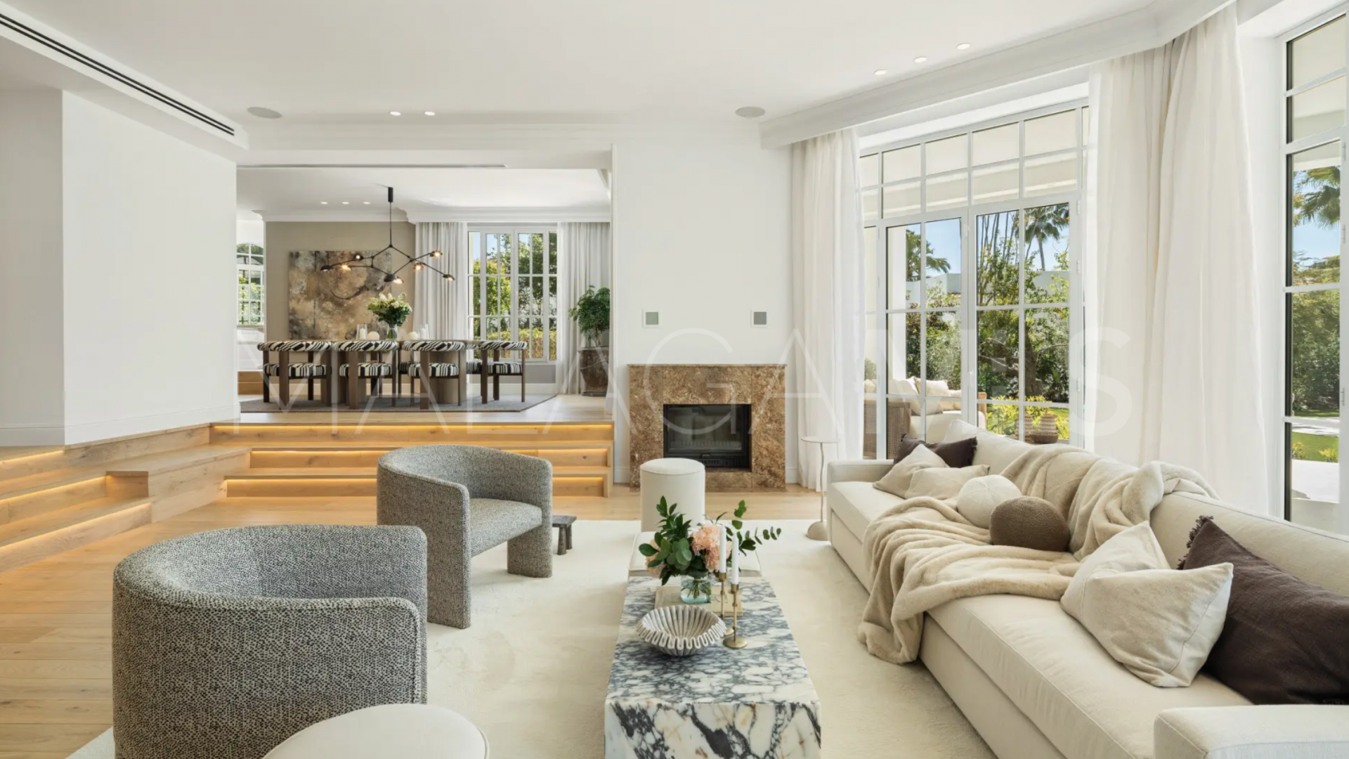 Villa for sale in Nueva Andalucia