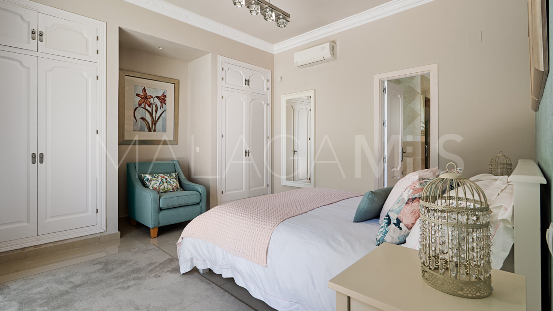 Villa for sale in Las Brisas