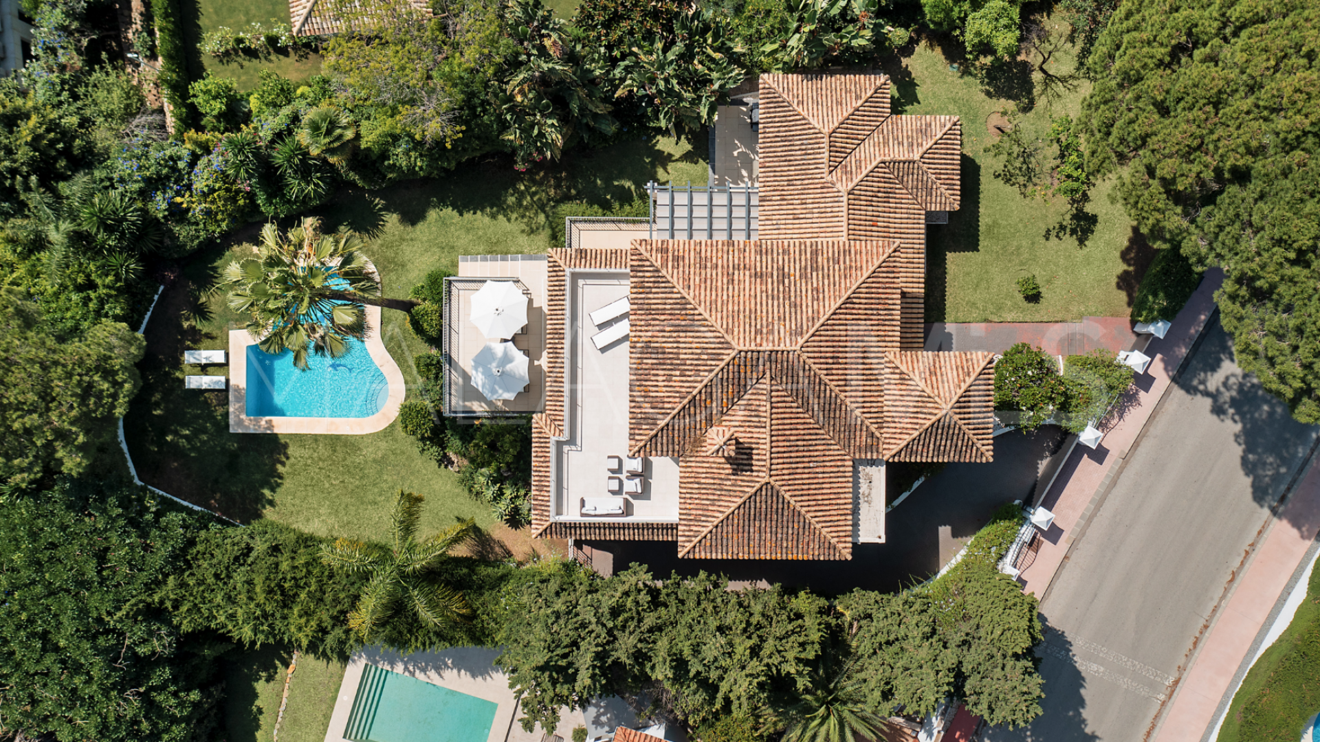 Villa for sale in Las Brisas