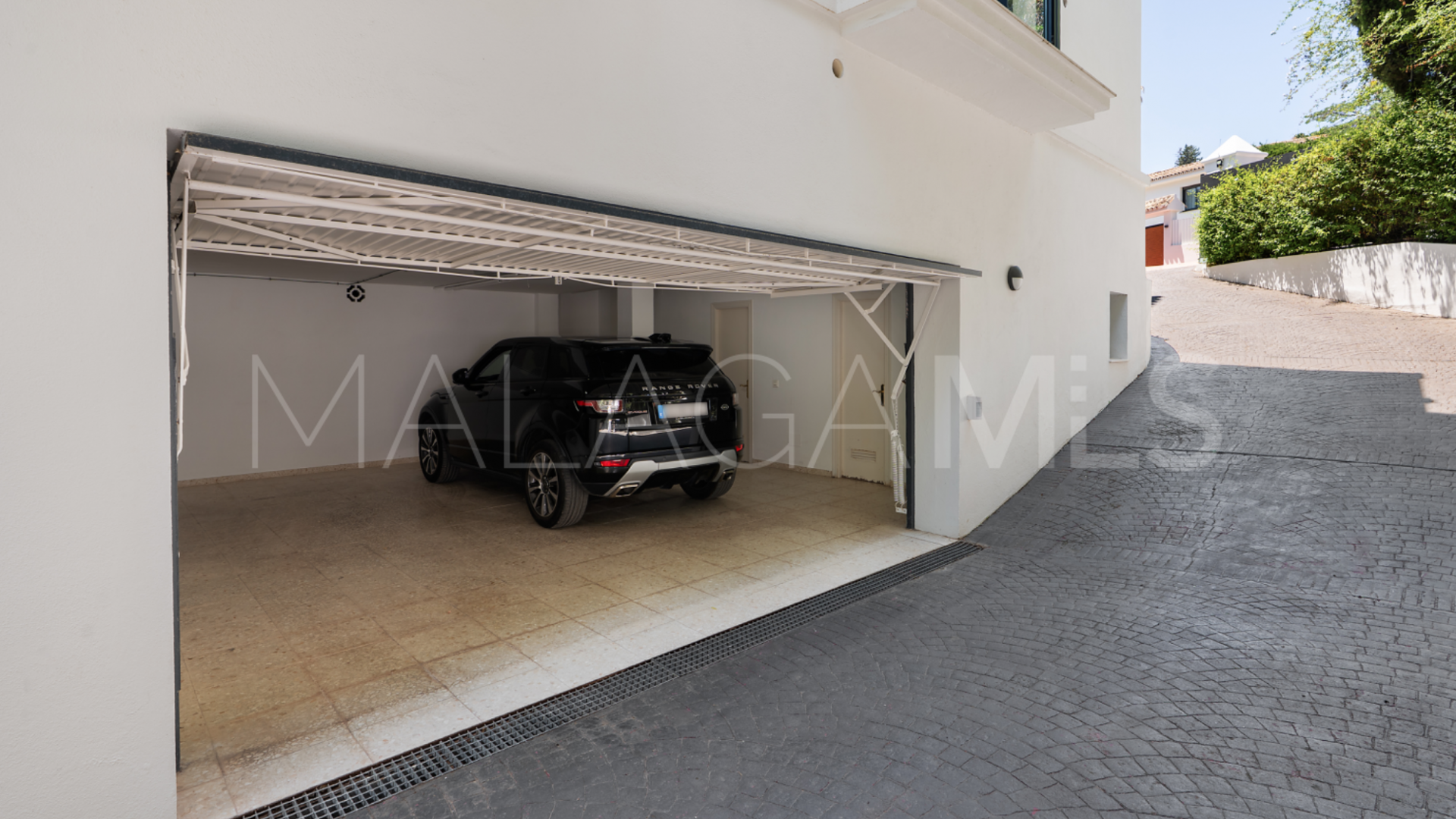 Villa for sale in Las Brisas
