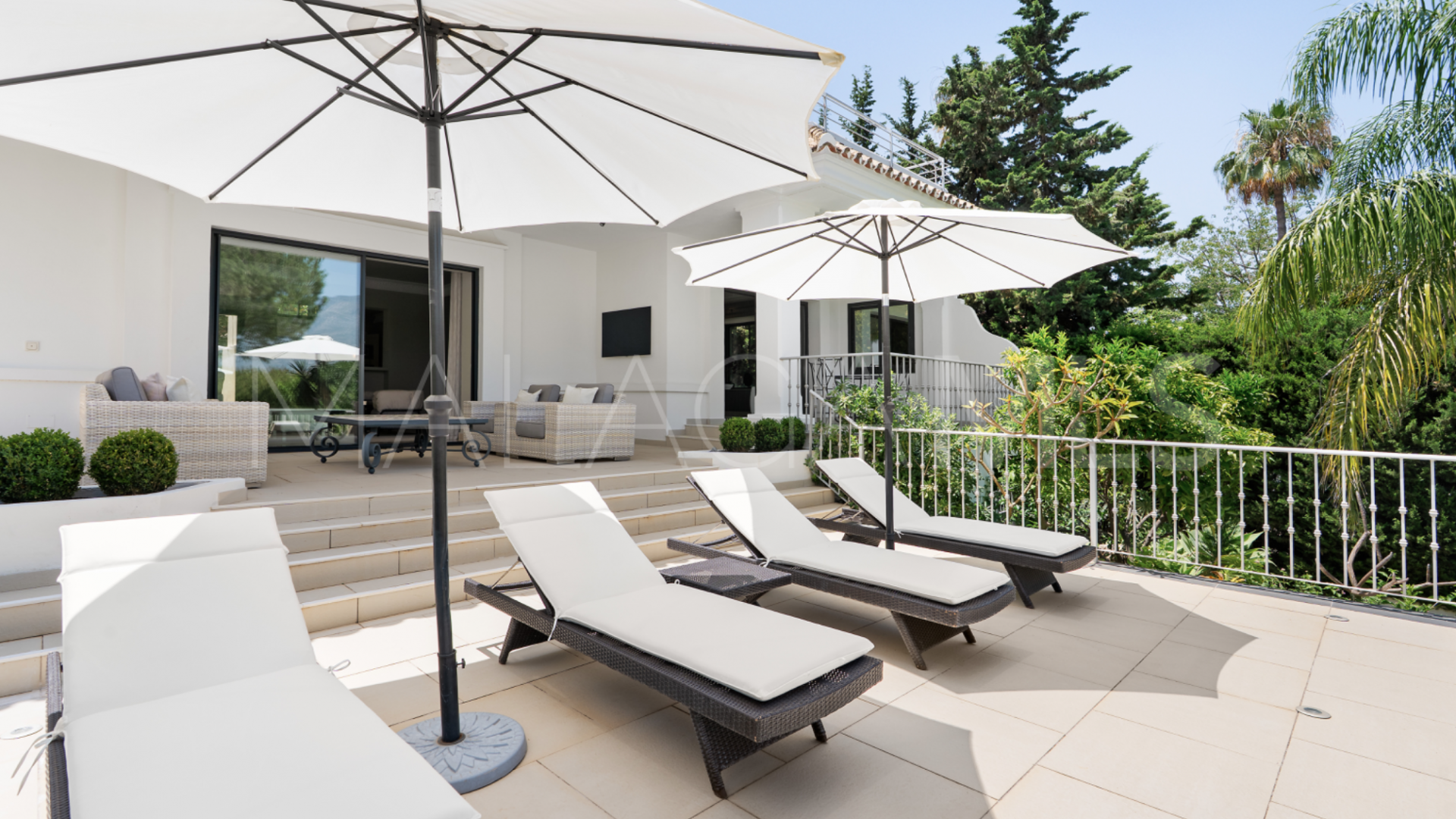 Villa for sale in Las Brisas