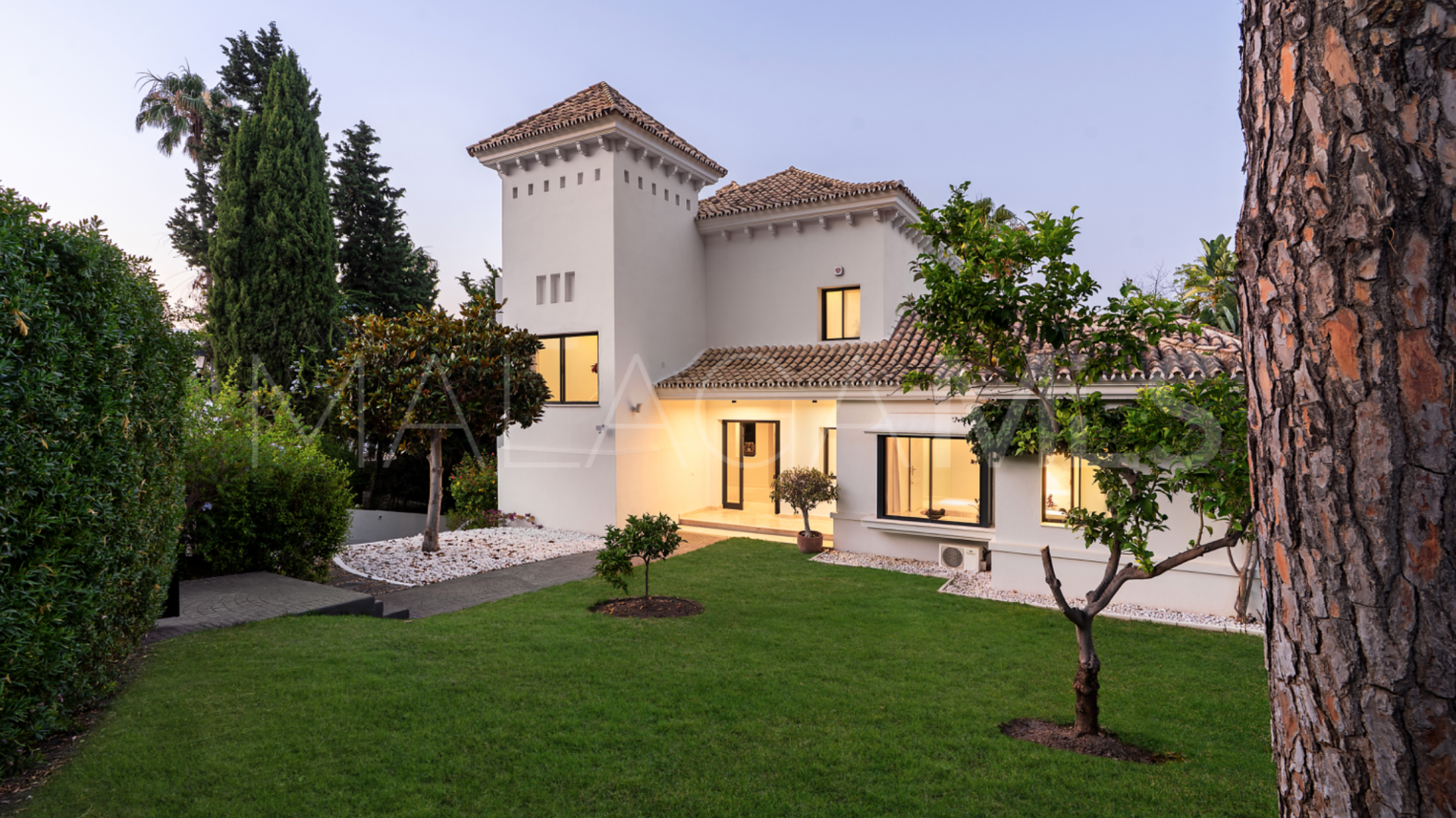 Villa for sale in Las Brisas