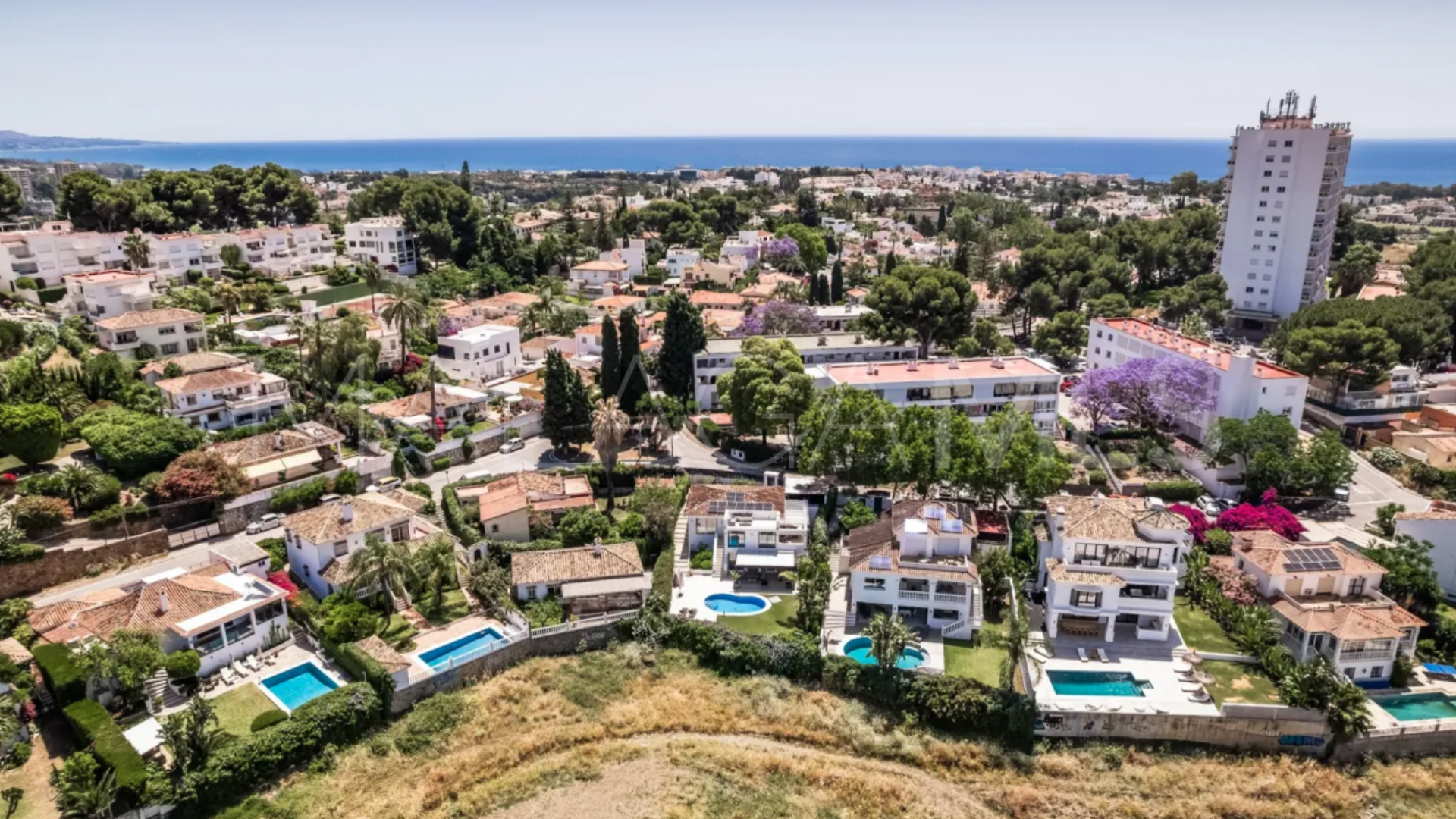 Villa for sale in Nueva Andalucia