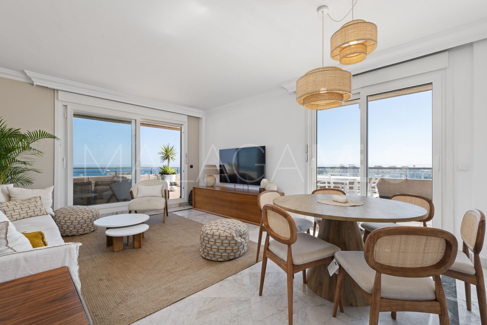 Ático with 3 bedrooms for sale in Marina Banus
