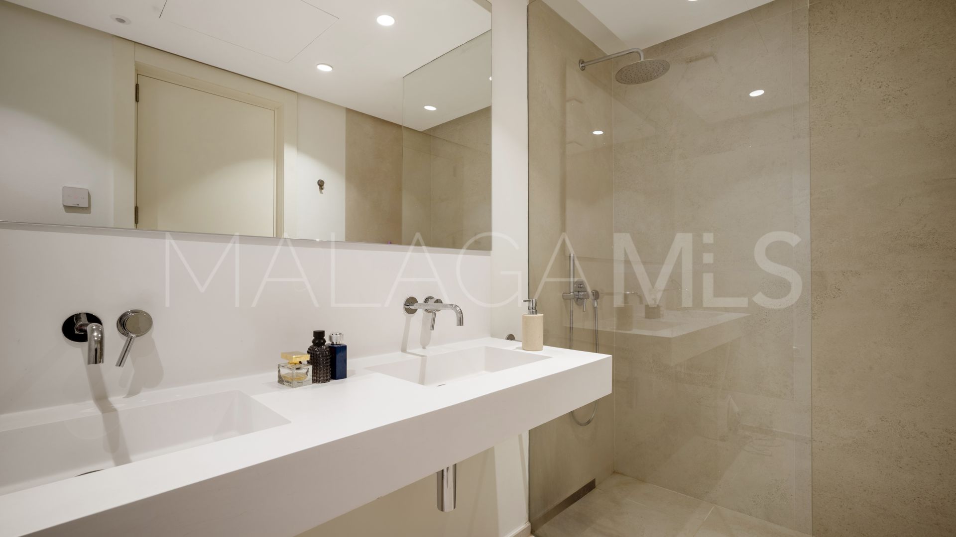 For sale 3 bedrooms penthouse in Palo Alto