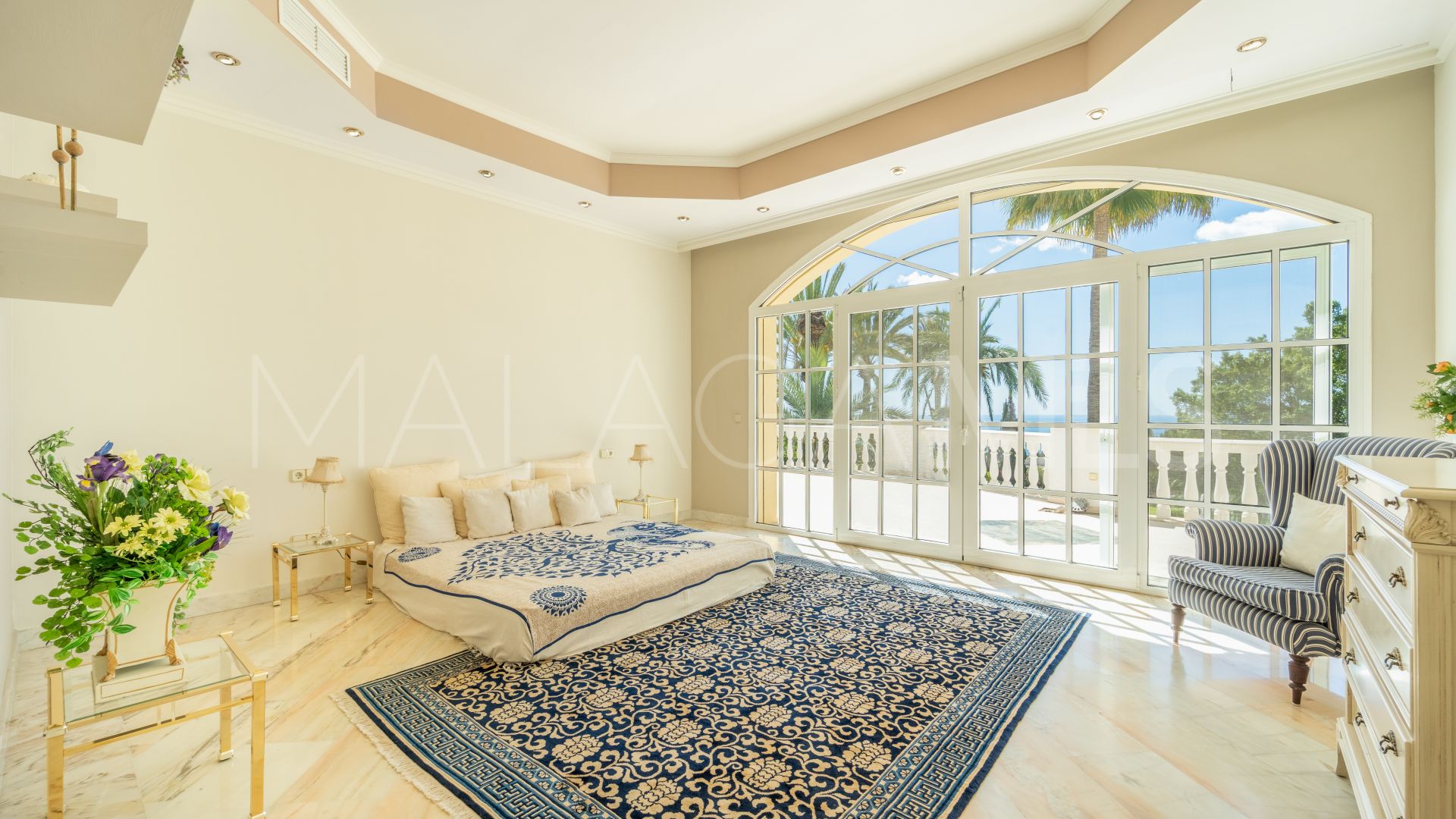 Villa for sale in Cascada de Camojan