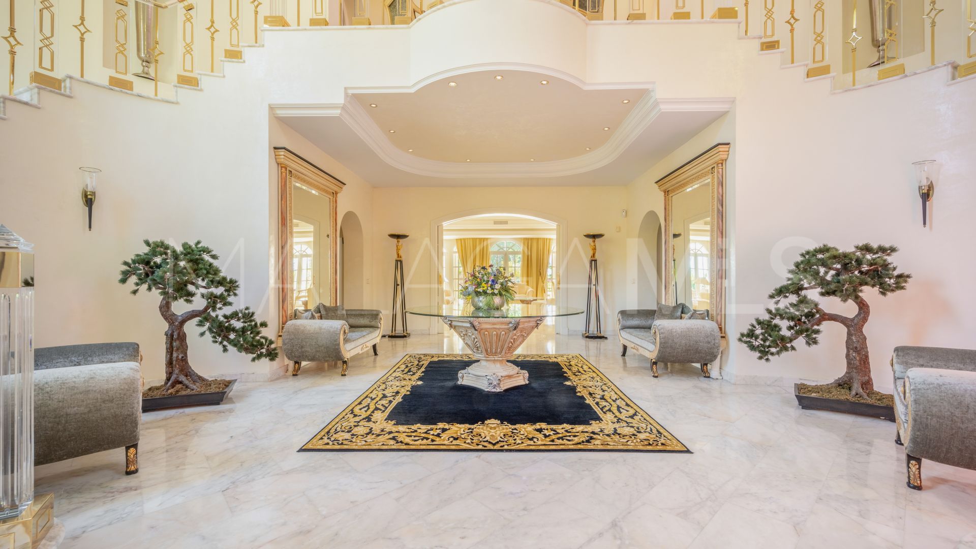 Villa for sale in Cascada de Camojan