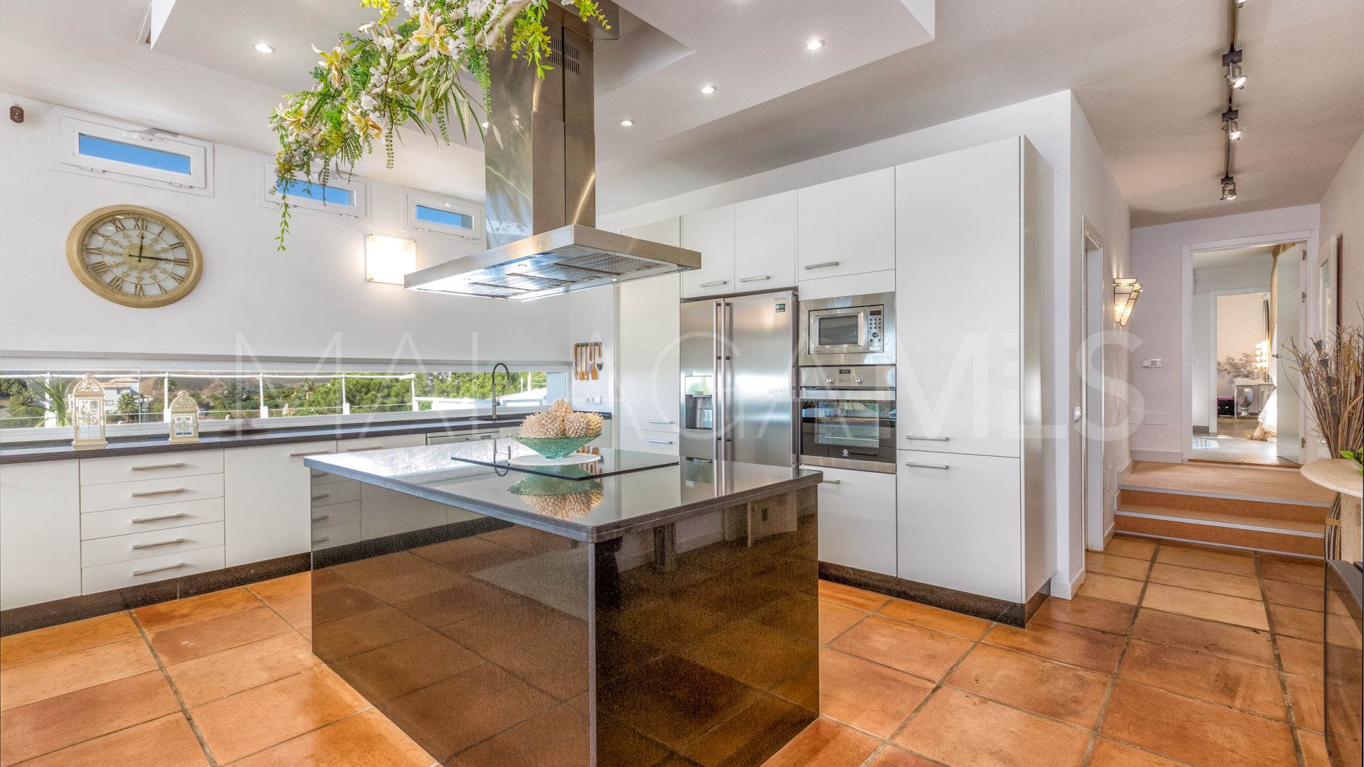 Altos de Estepona, villa for sale de 7 bedrooms