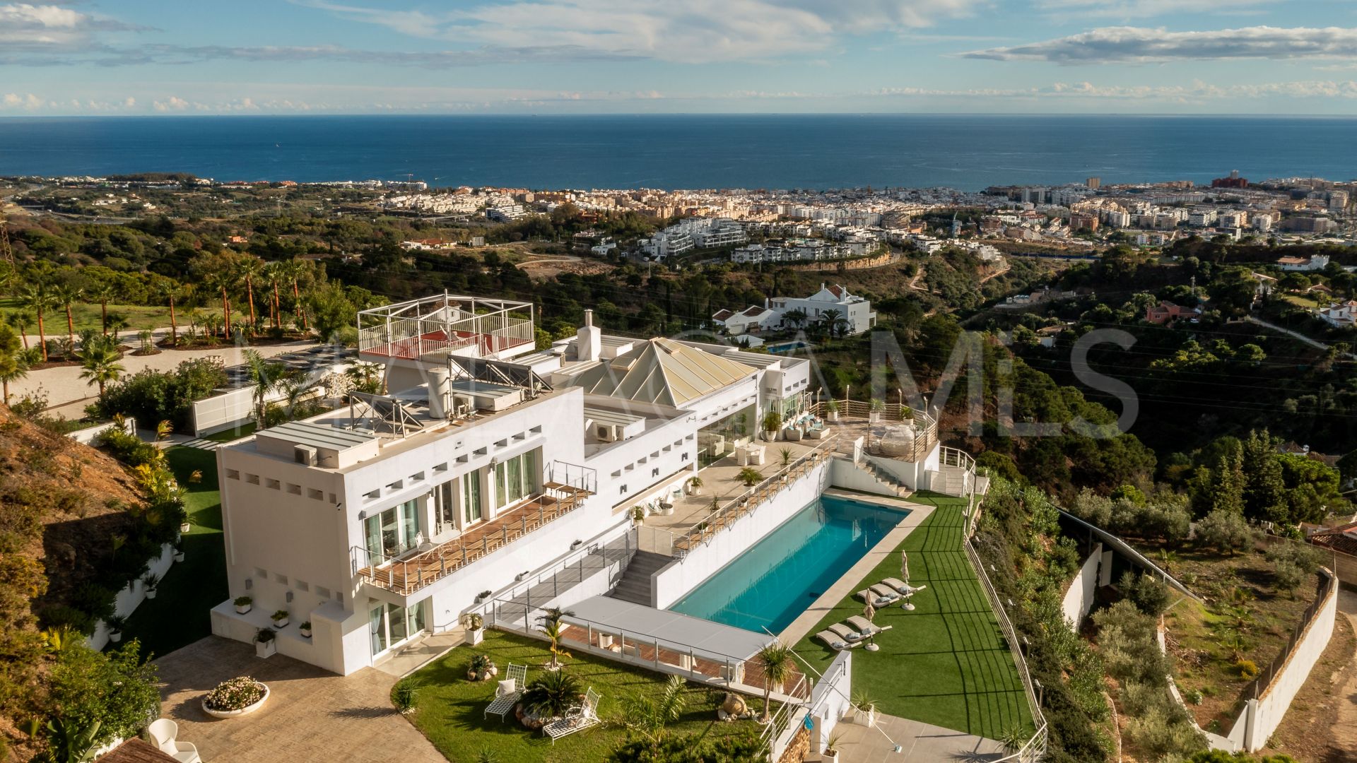 Altos de Estepona, villa for sale de 7 bedrooms