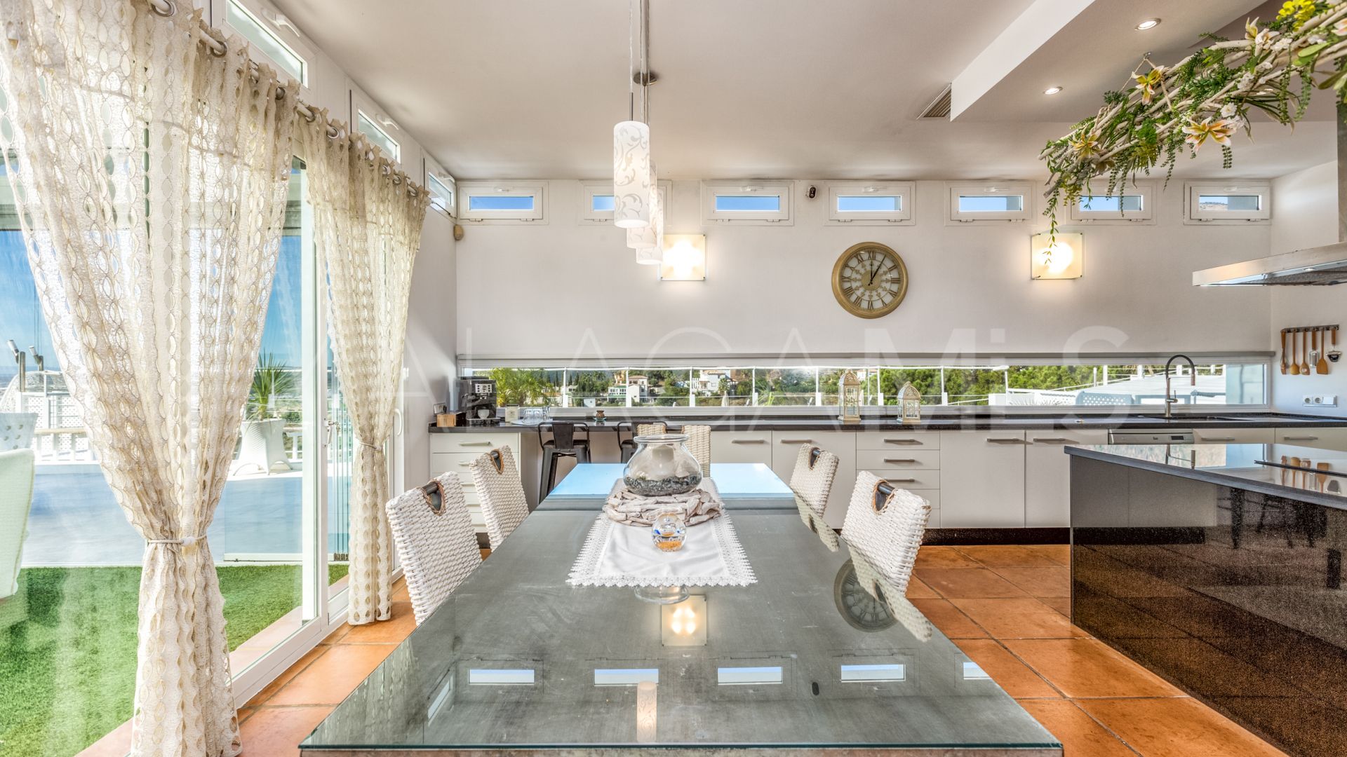 Altos de Estepona, villa for sale de 7 bedrooms