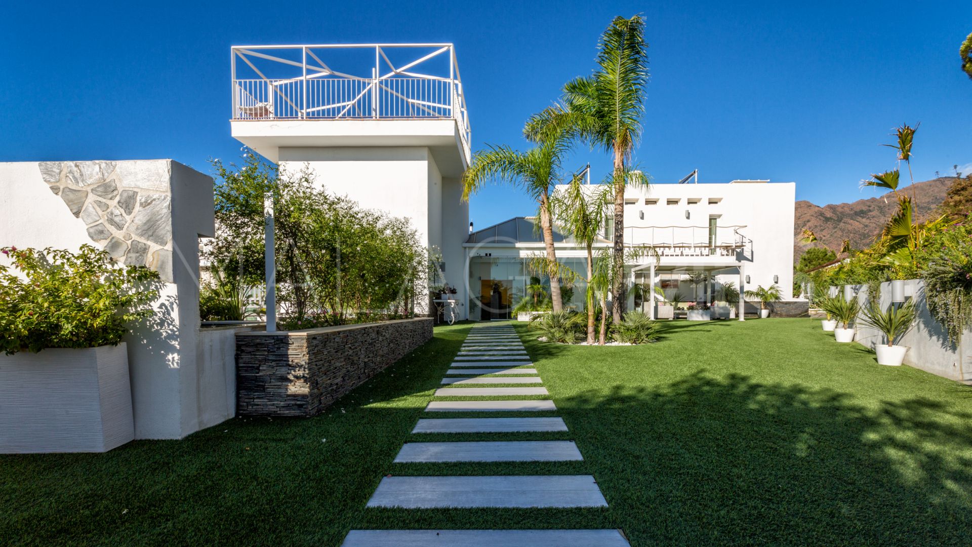Altos de Estepona, villa for sale de 7 bedrooms