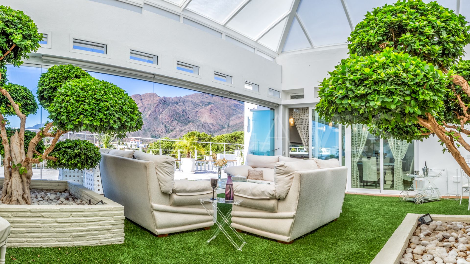 Altos de Estepona, villa for sale de 7 bedrooms