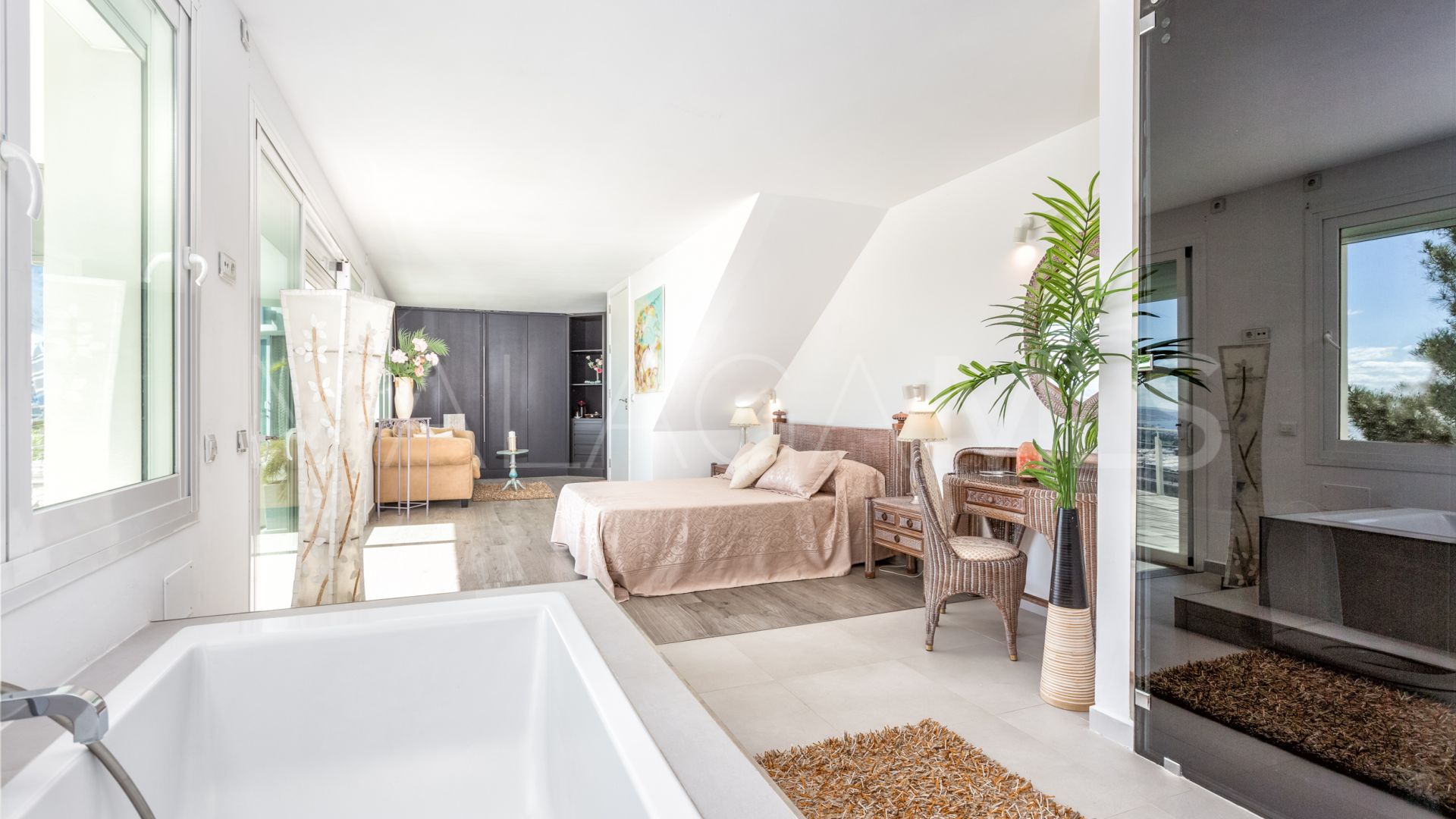 Altos de Estepona, villa for sale de 7 bedrooms
