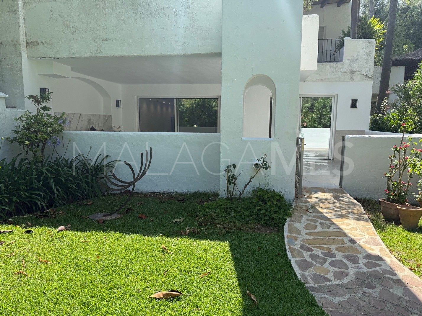 Buy ground floor apartment in Alhambra del Golf with 3 bedrooms