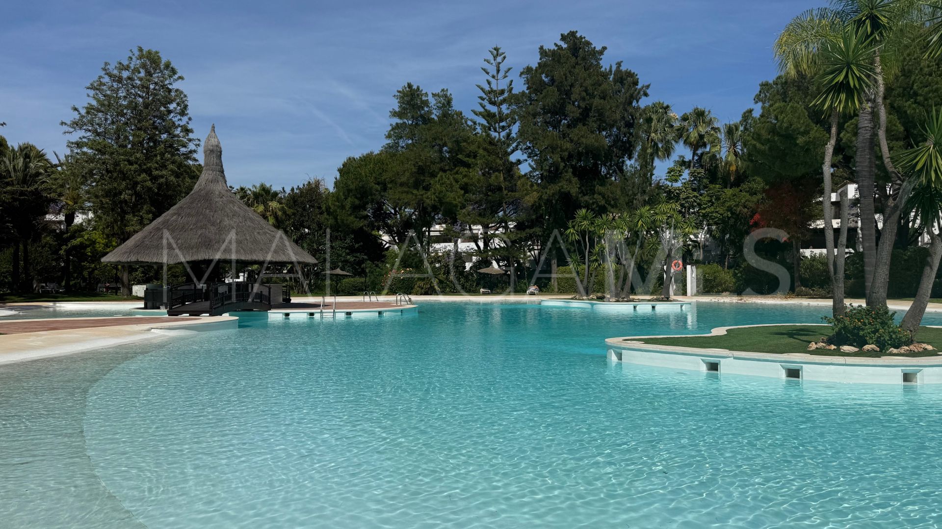 Buy ground floor apartment in Alhambra del Golf with 3 bedrooms