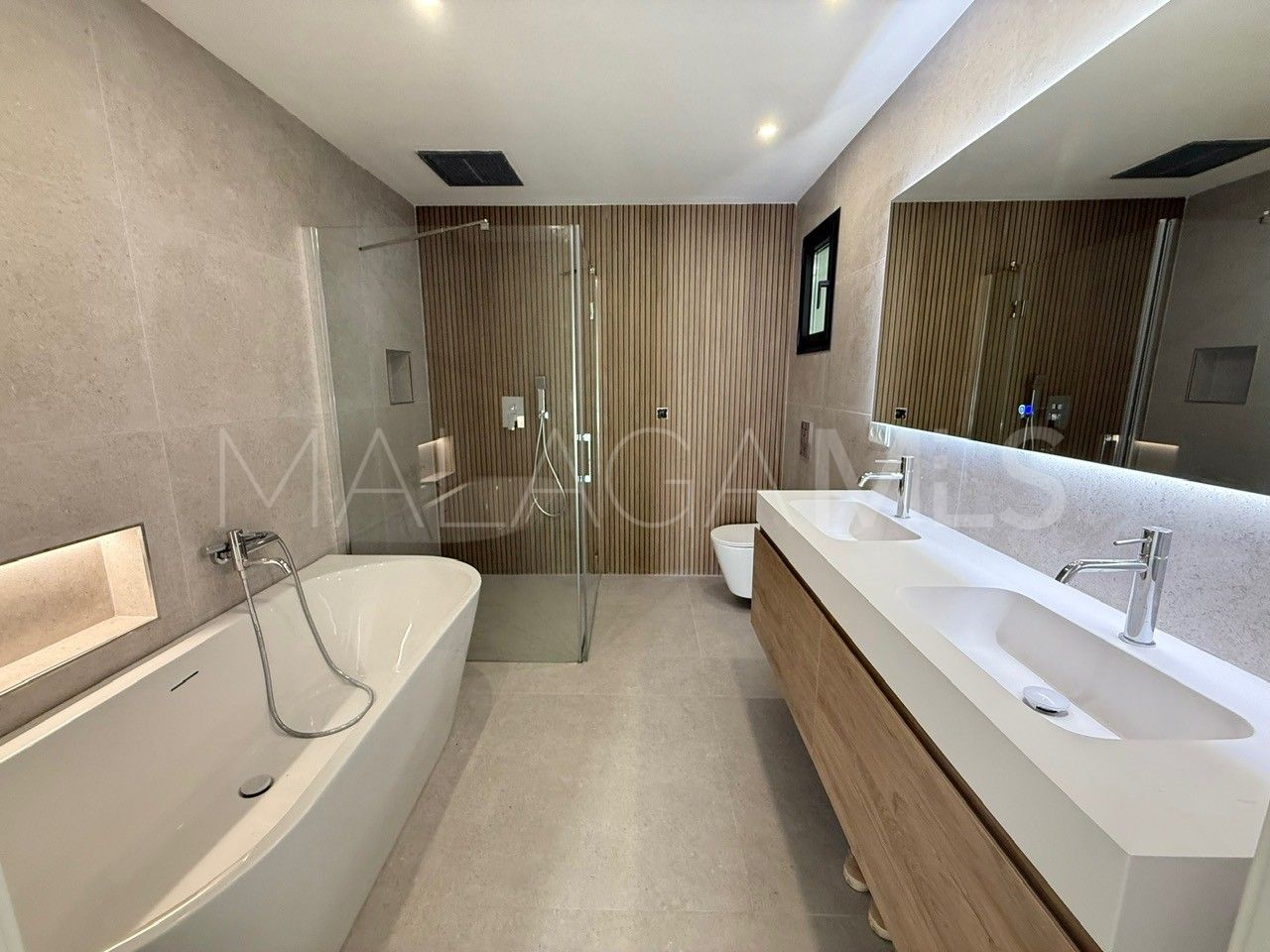 Buy ground floor apartment in Alhambra del Golf with 3 bedrooms