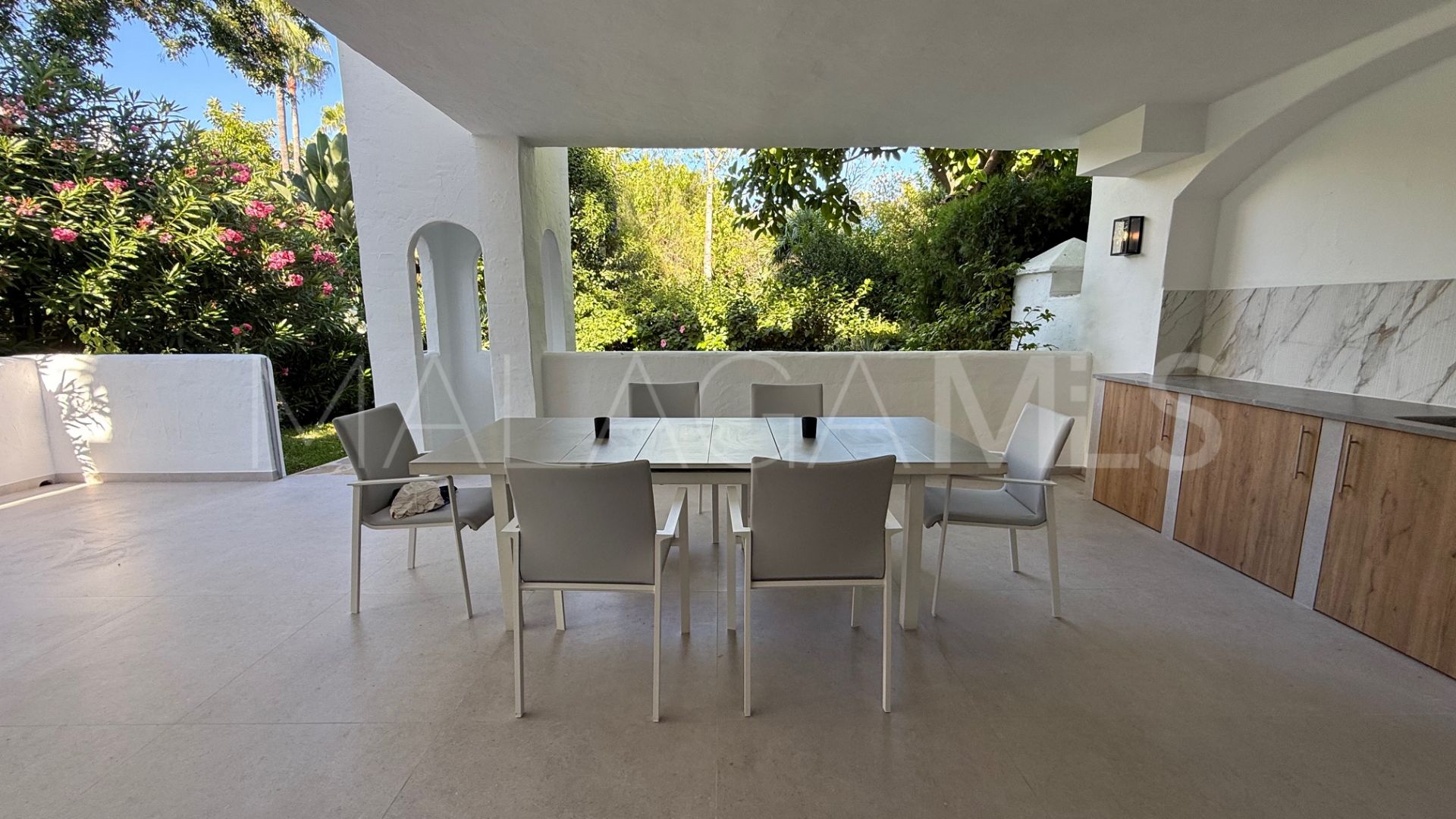 Buy ground floor apartment in Alhambra del Golf with 3 bedrooms