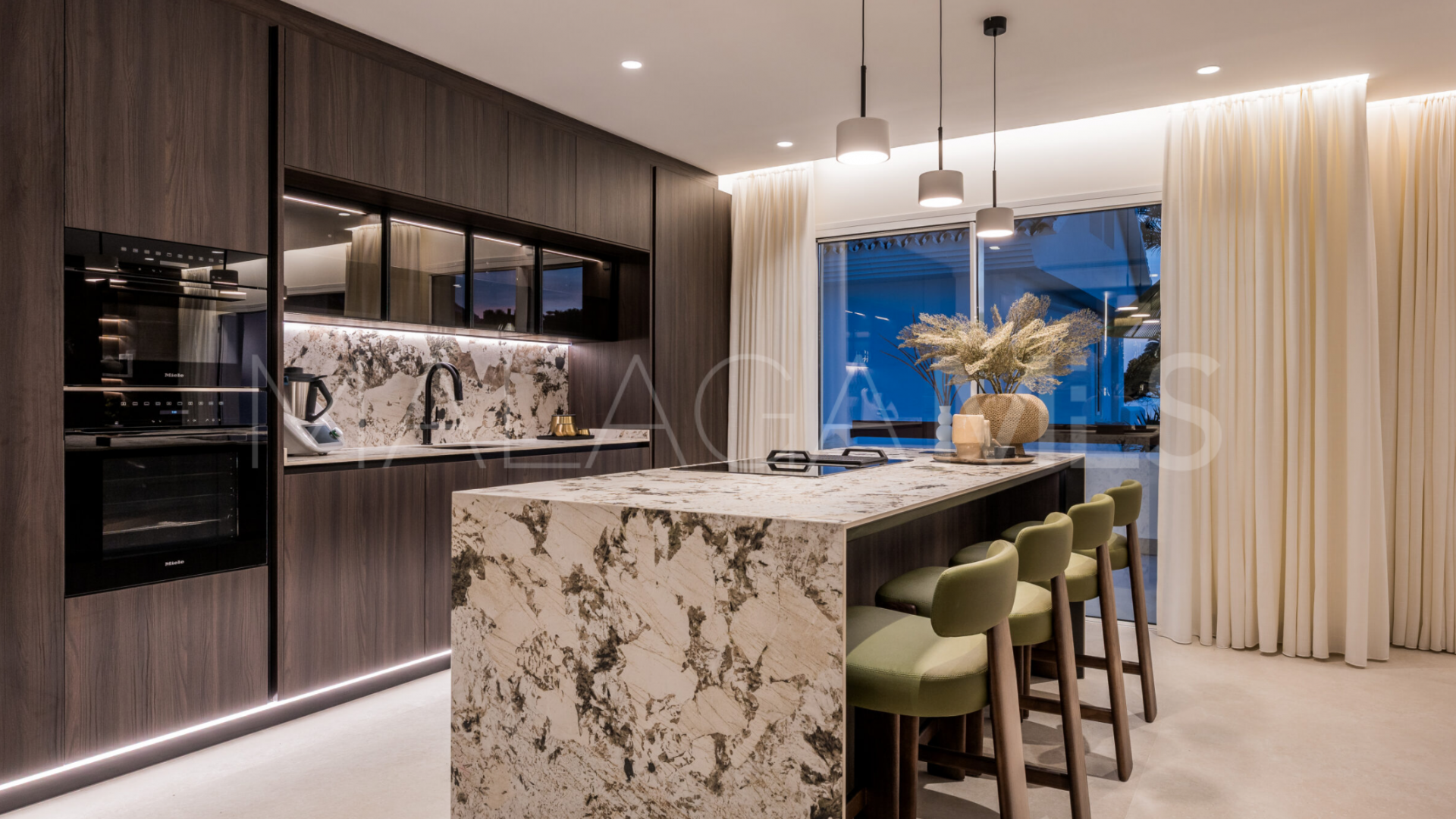 Lägenhet for sale in Los Monteros Palm Beach