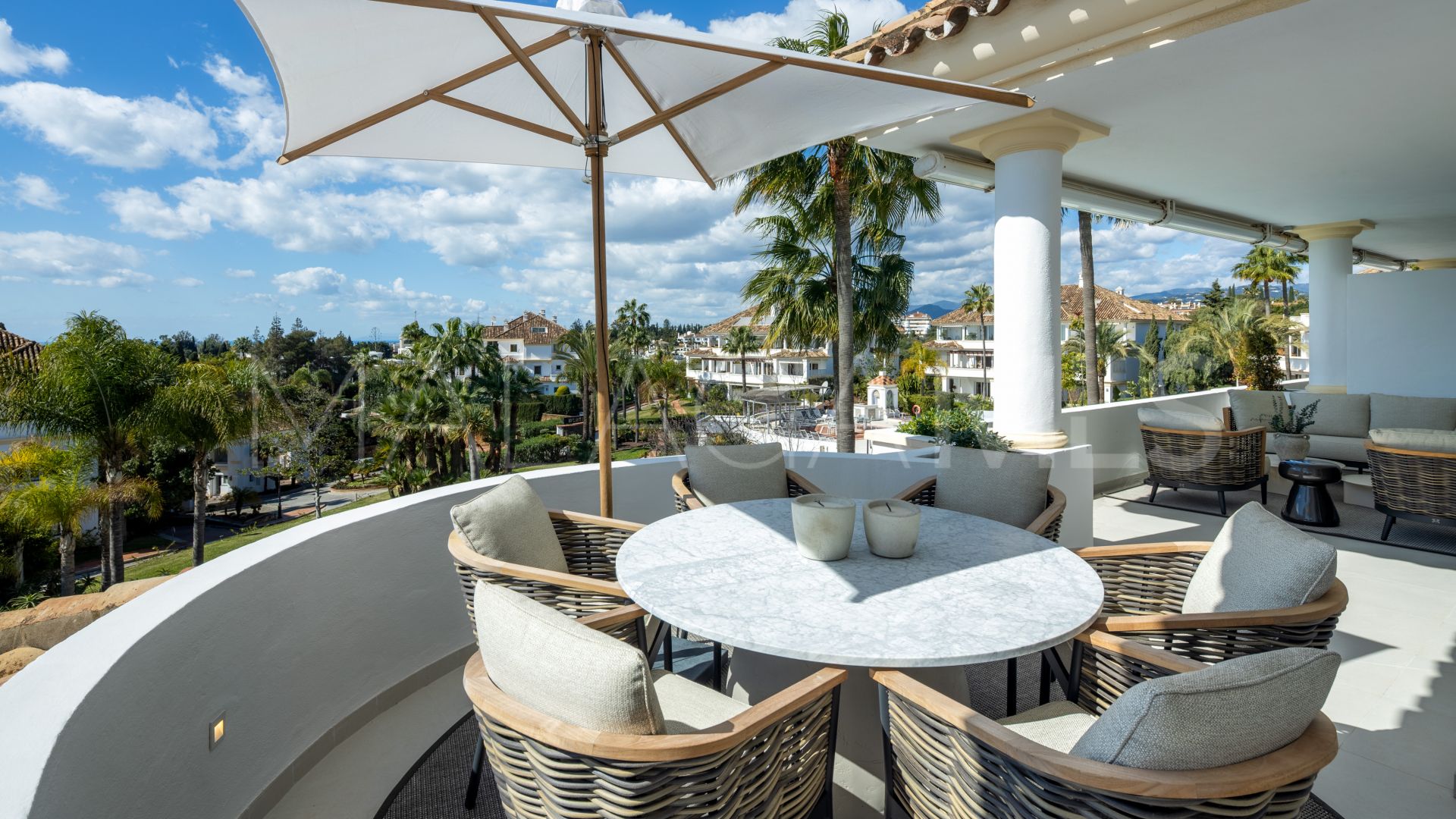 Duplex penthouse for sale in Monte Paraiso with 3 bedrooms