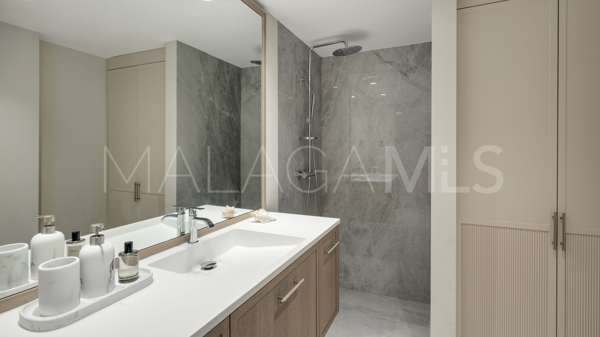 Duplex penthouse for sale in Monte Paraiso with 3 bedrooms