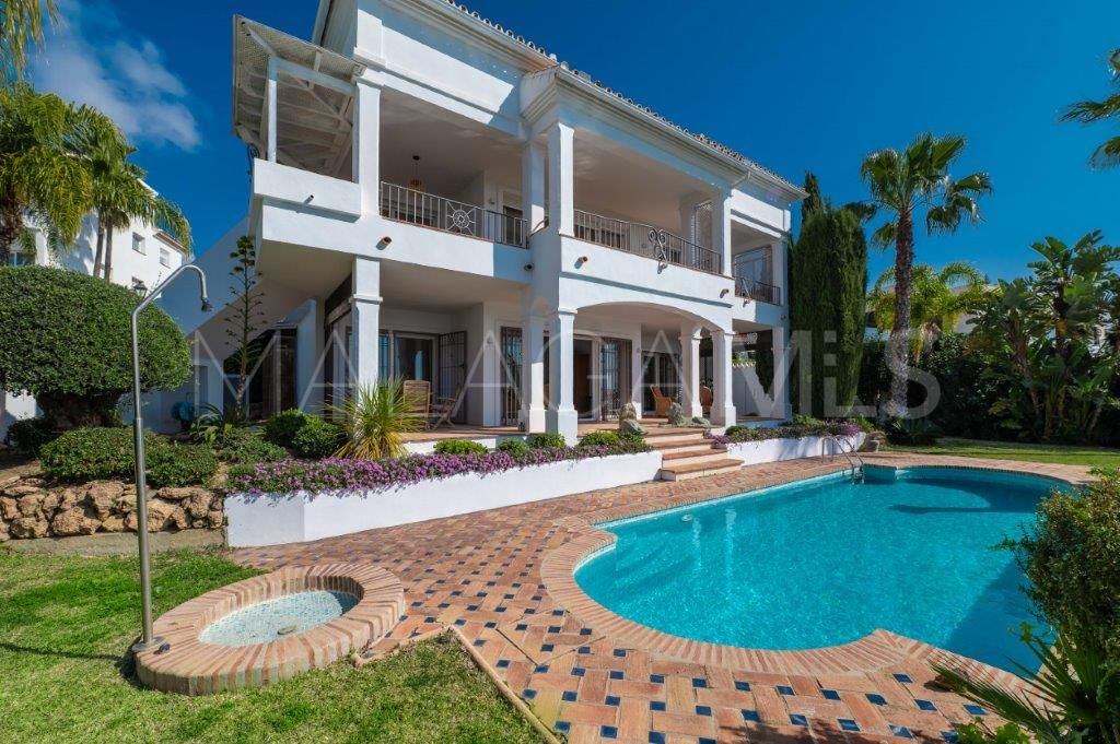 Villa for sale in Rio Real
