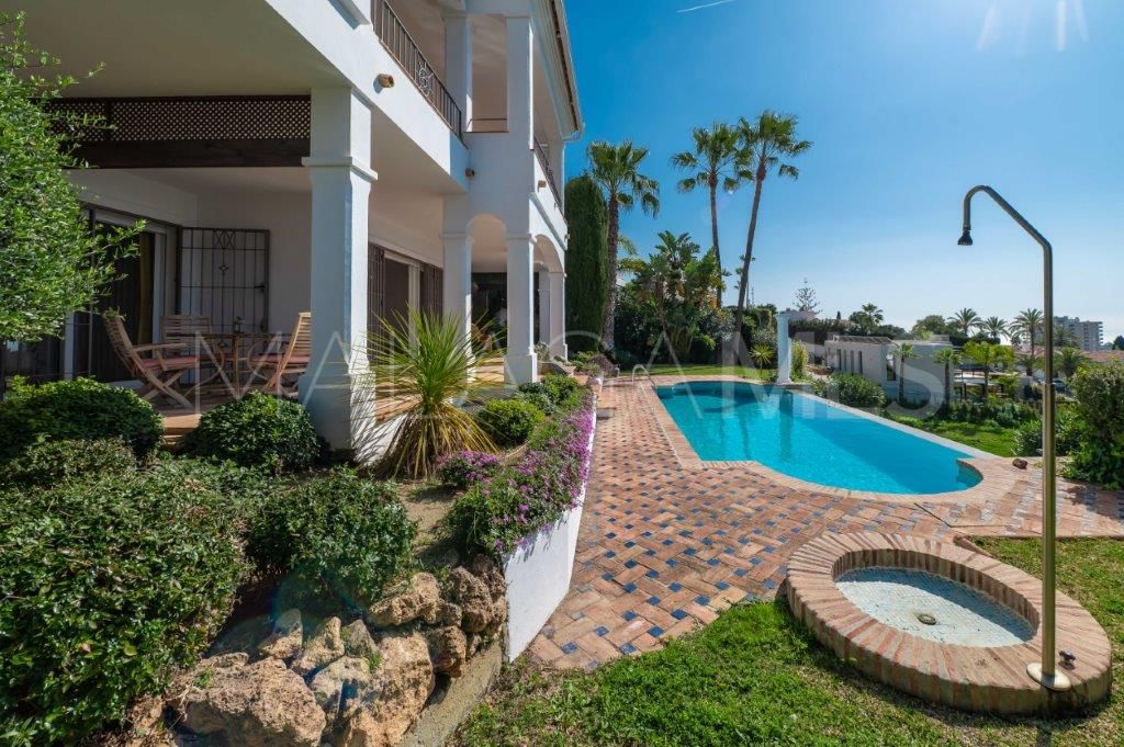 Villa for sale in Rio Real