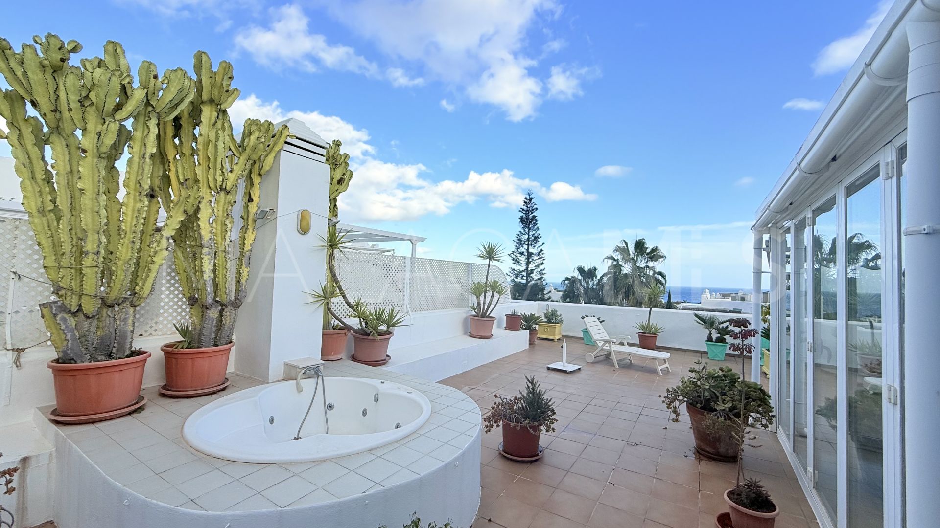 Ático for sale in Marbella Real with 4 bedrooms
