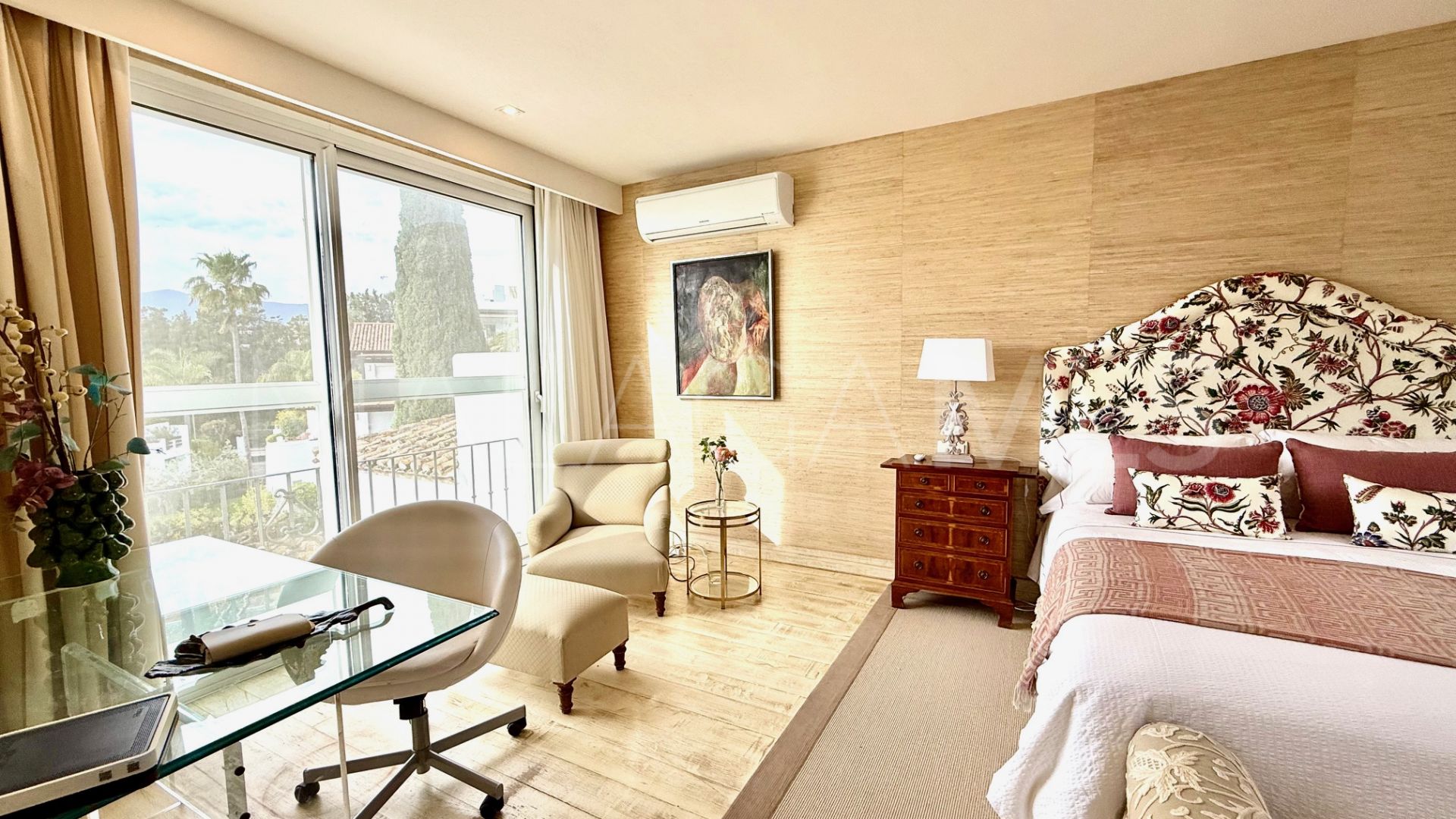 Duplex penthouse in Alcazaba Beach for sale