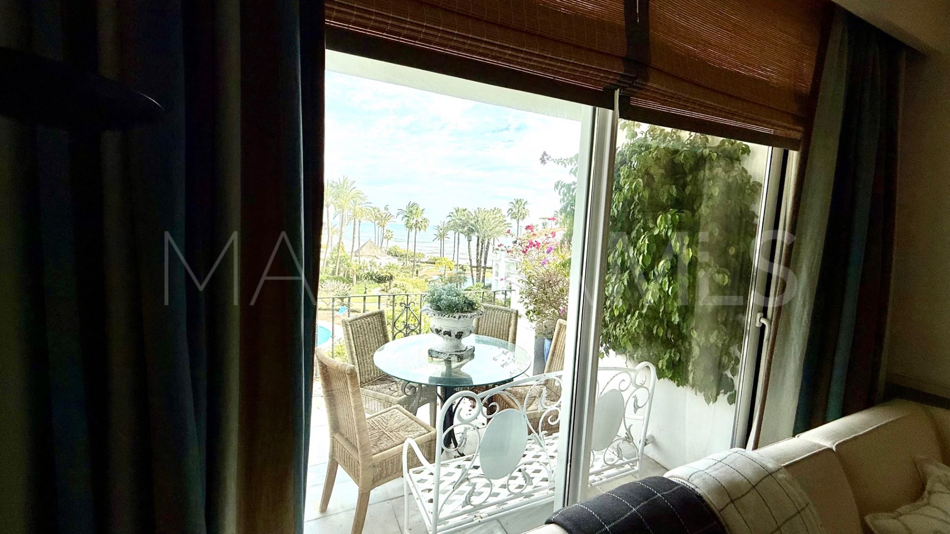 Duplex penthouse in Alcazaba Beach for sale