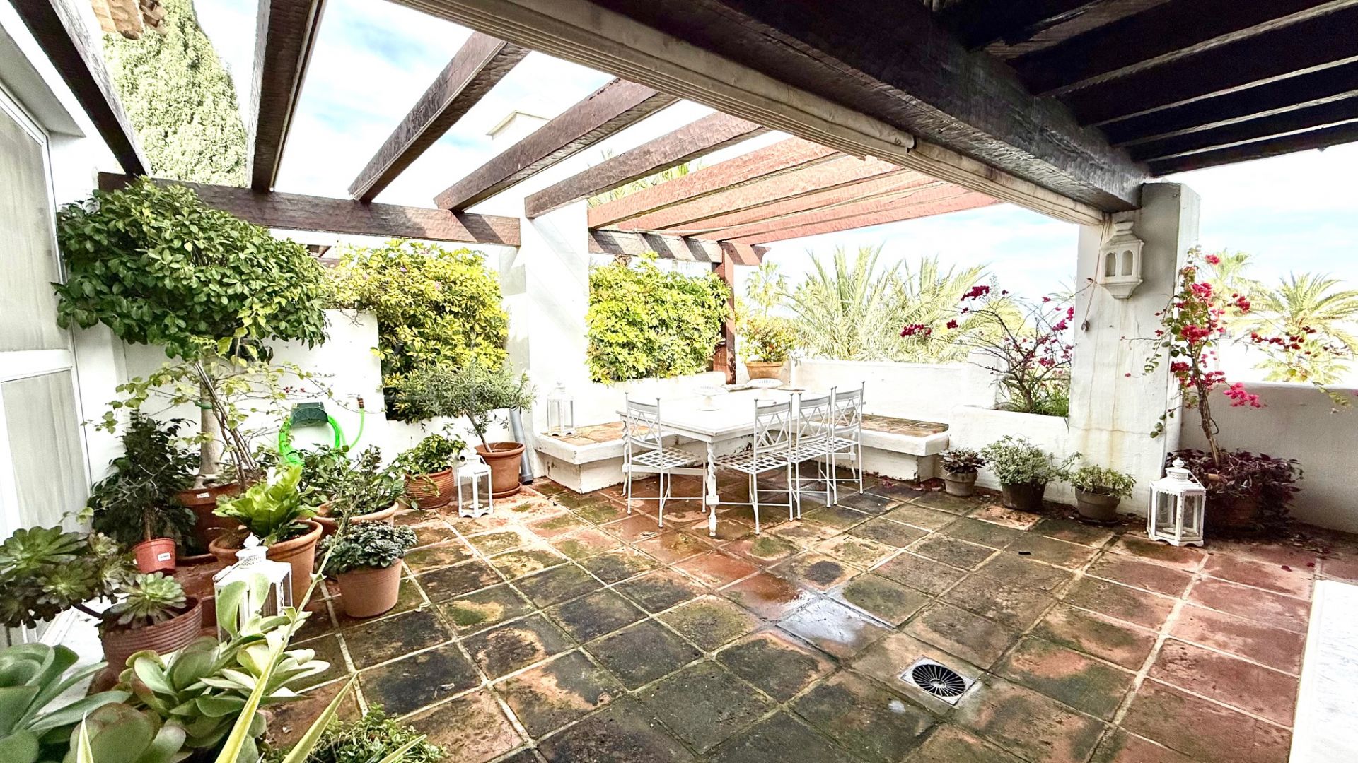 Duplex penthouse in Alcazaba Beach for sale