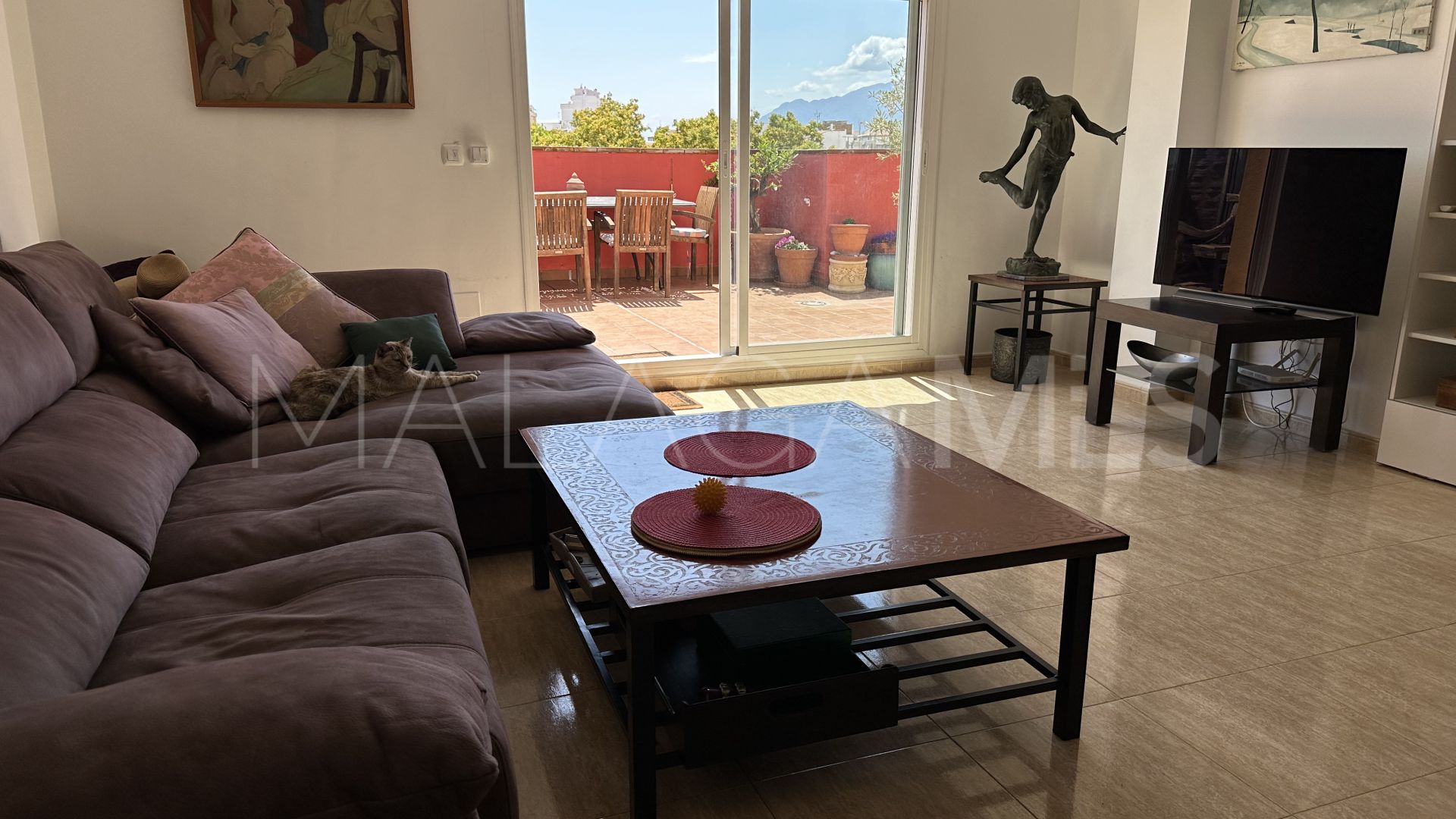 Buy atico in San Pedro de Alcantara with 3 bedrooms