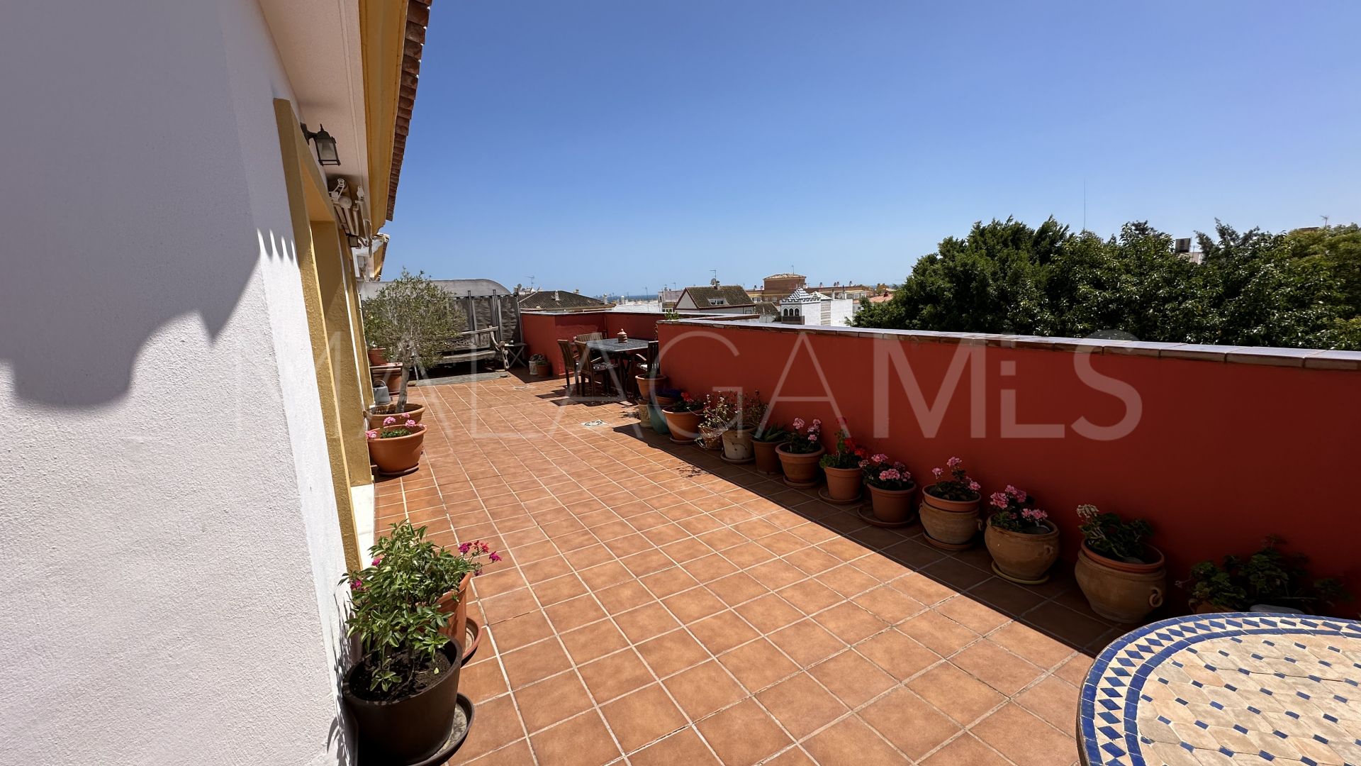 Buy atico in San Pedro de Alcantara with 3 bedrooms