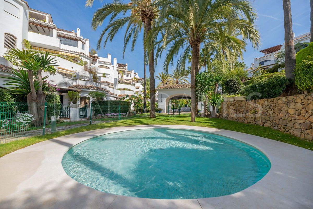 Erdgeschosswohnung for sale in Elviria