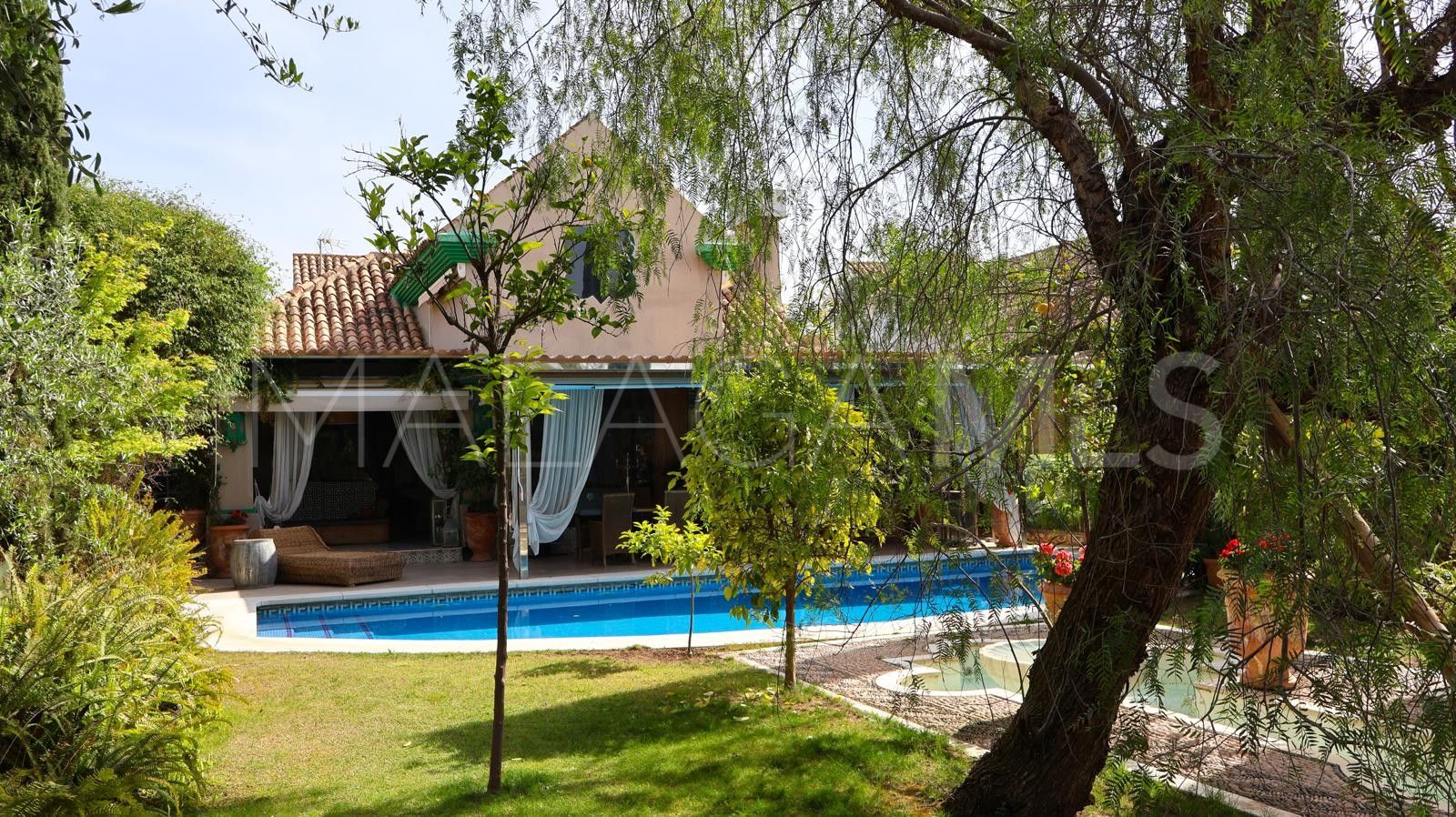 Buy Marbella Club villa with 5 bedrooms