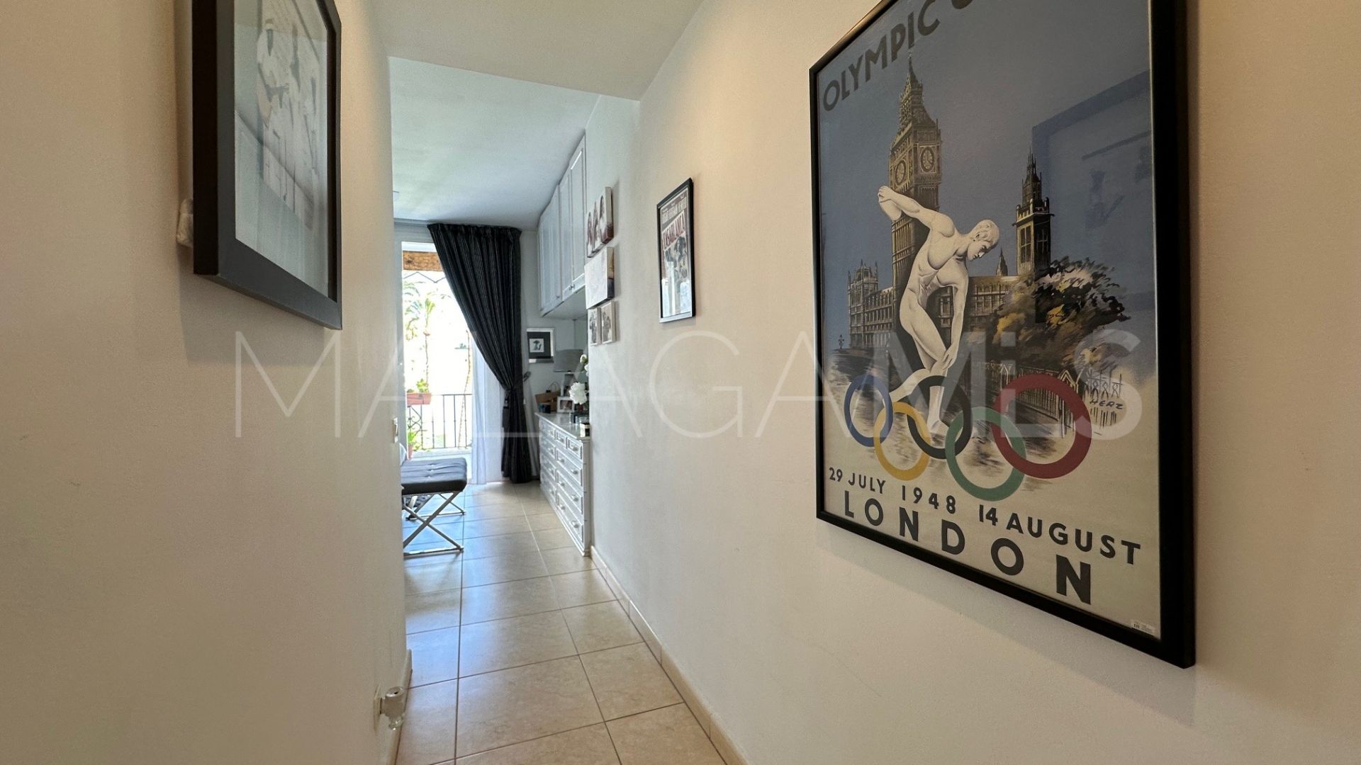 For sale apartment with 2 bedrooms in Alcazaba Beach