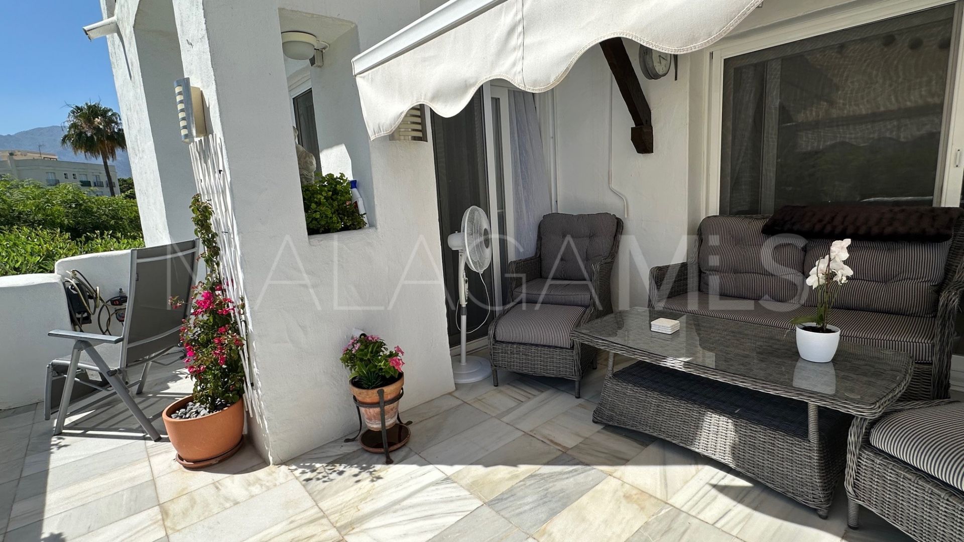 For sale apartment with 2 bedrooms in Alcazaba Beach